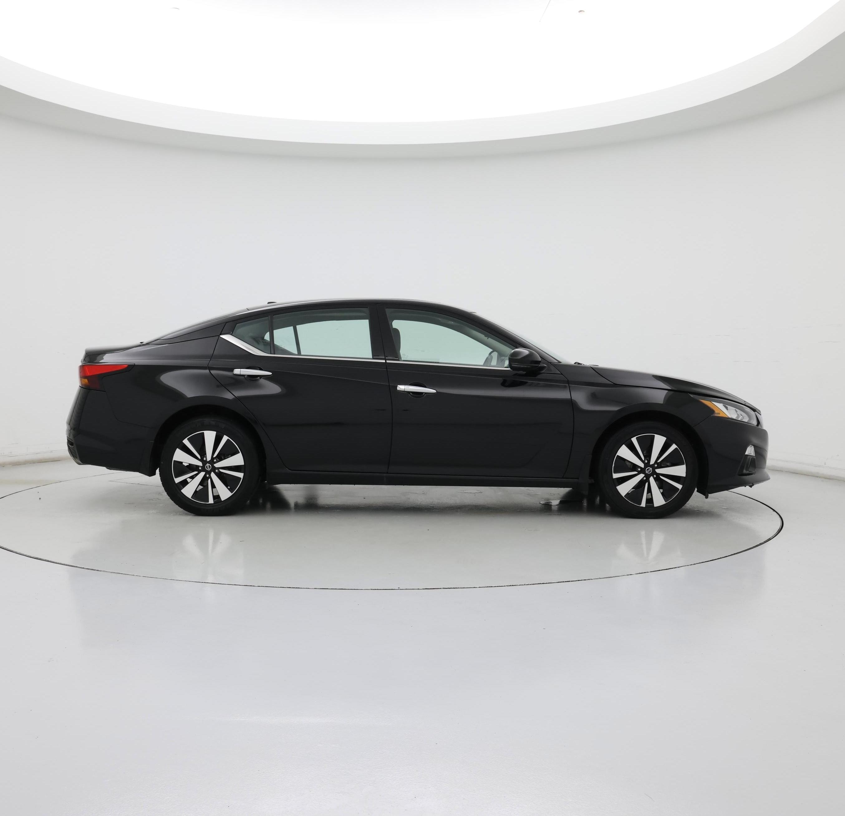 Thumbnail: 2022 Nissan Altima - 7