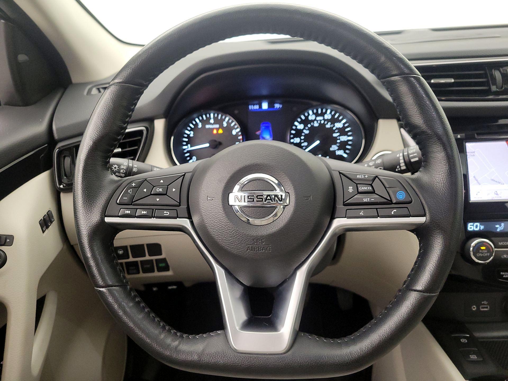 Thumbnail: 2021 Nissan Rogue Sport - 10