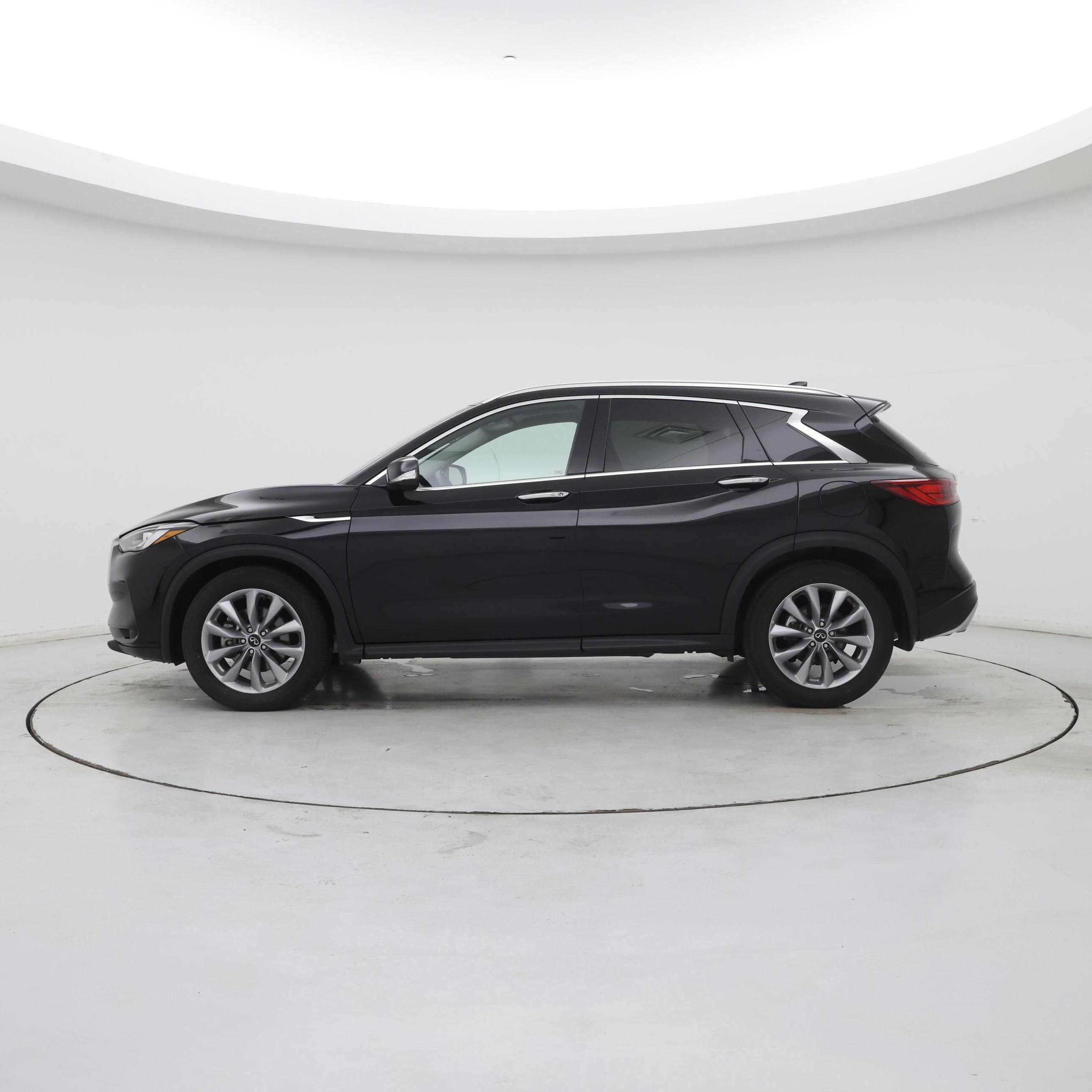 Thumbnail: 2022 INFINITI QX50 - 3