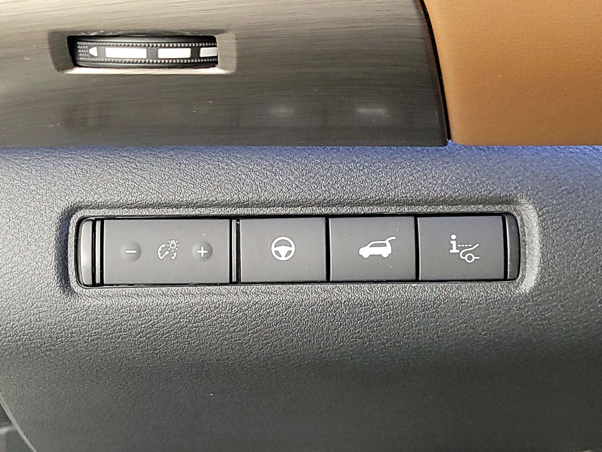 Thumbnail: 2023 Nissan Pathfinder - 13