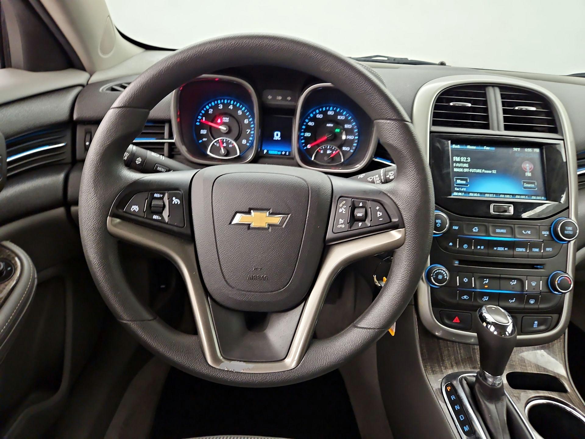 Thumbnail: 2016 Chevrolet Malibu - 10