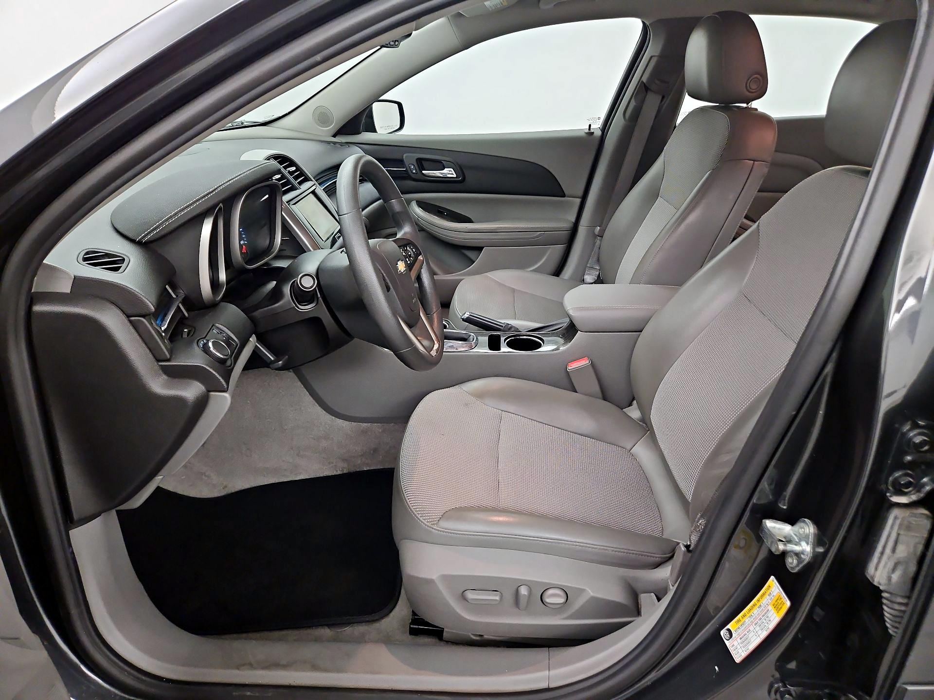 Thumbnail: 2016 Chevrolet Malibu - 11