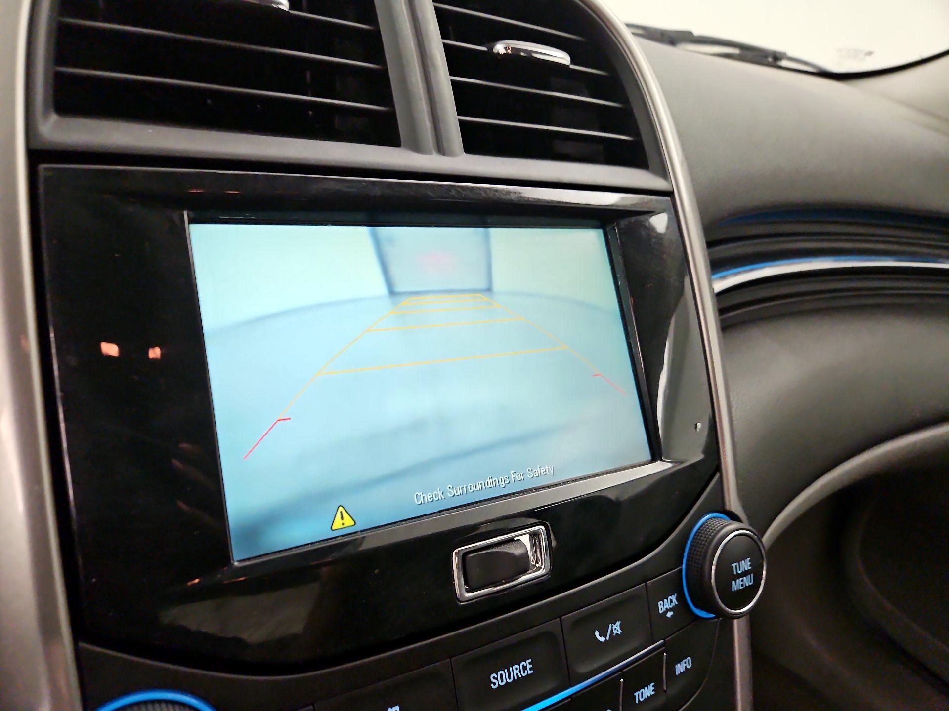 Thumbnail: 2016 Chevrolet Malibu - 14