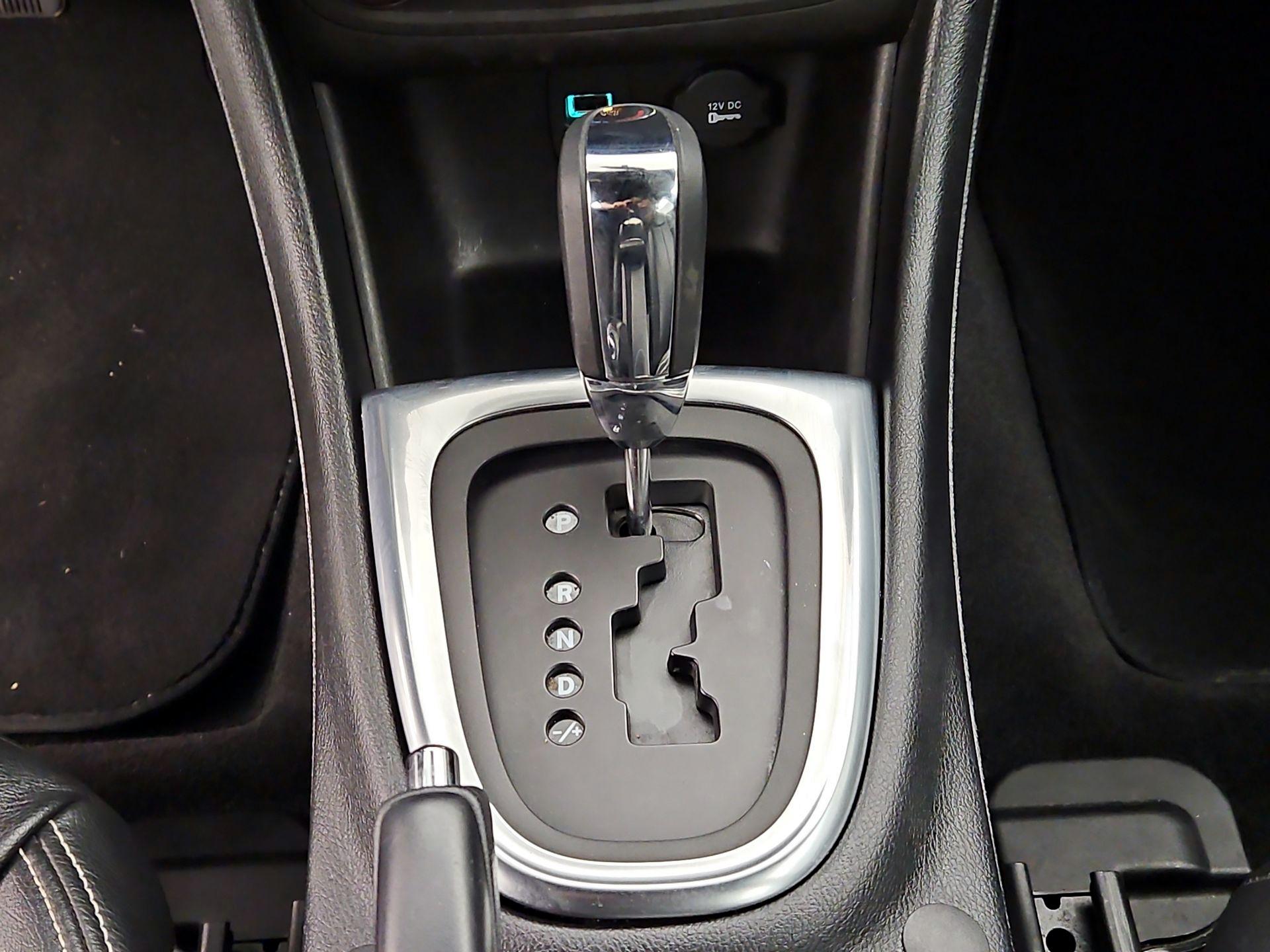 Thumbnail: 2014 Dodge Avenger - 15