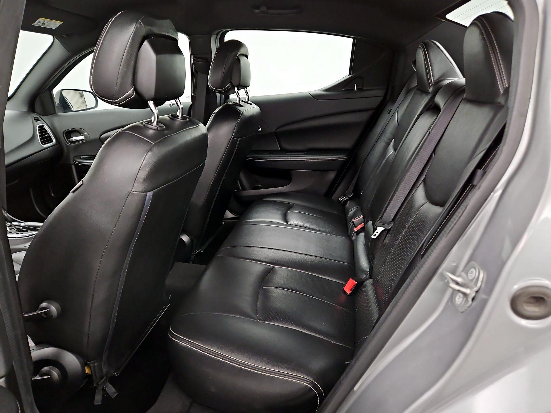 Thumbnail: 2014 Dodge Avenger - 17