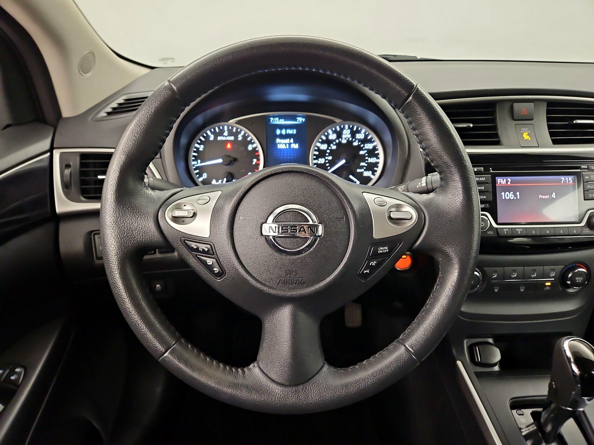 Thumbnail: 2017 Nissan Sentra - 10