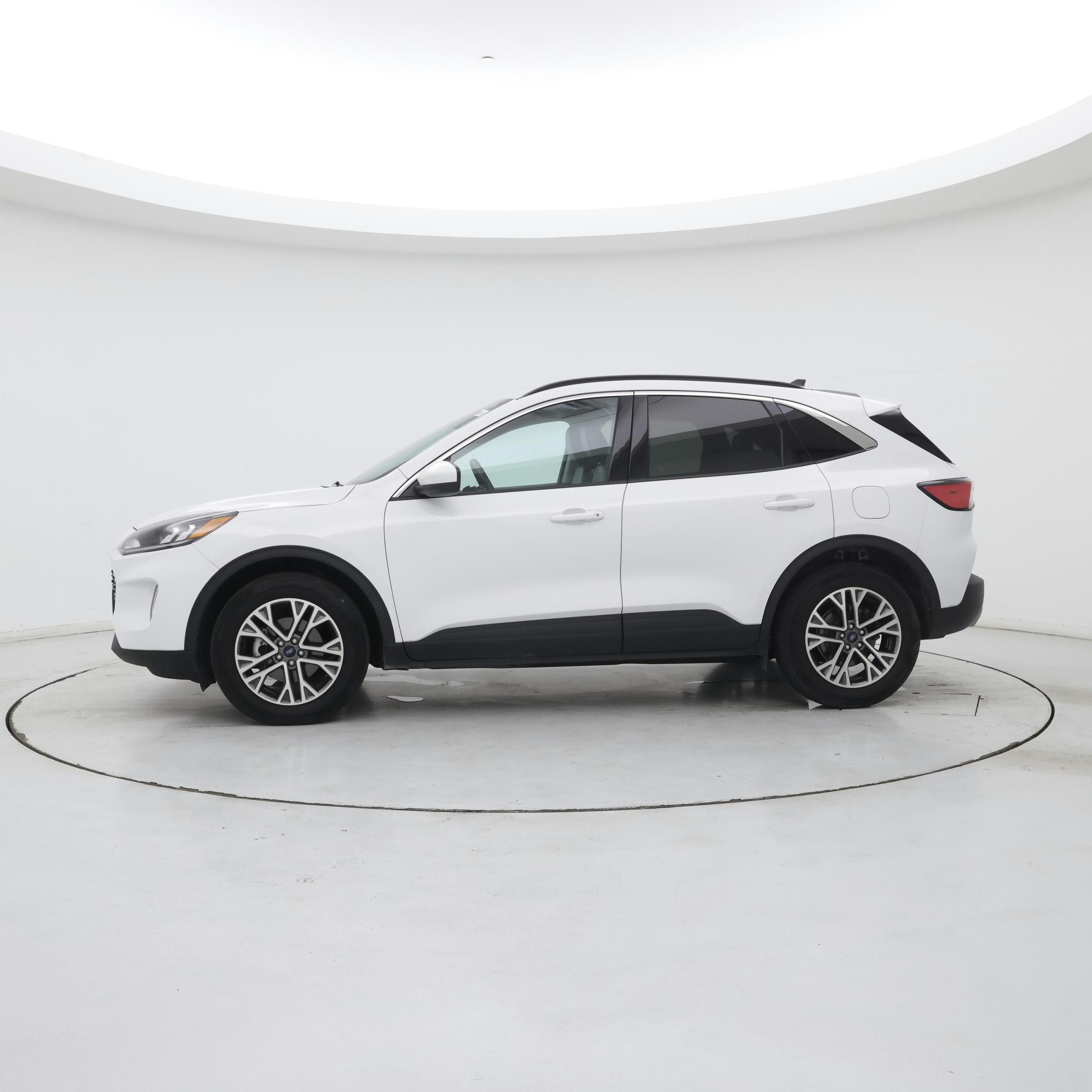 Thumbnail: 2021 Ford Escape - 3