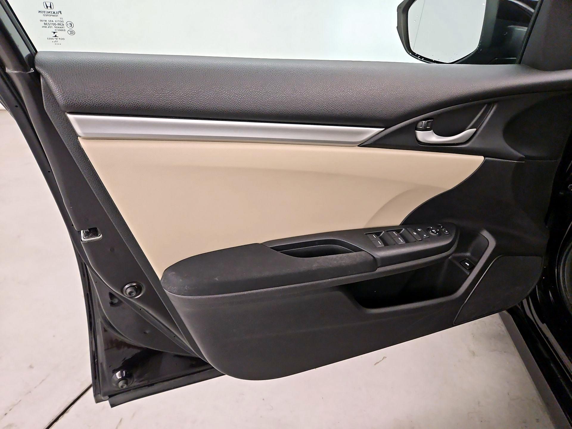 Thumbnail: 2016 Honda Civic - 12