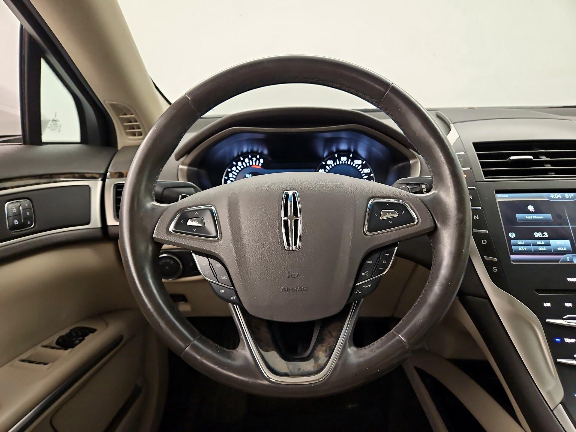 Thumbnail: 2016 Lincoln MKZ - 10