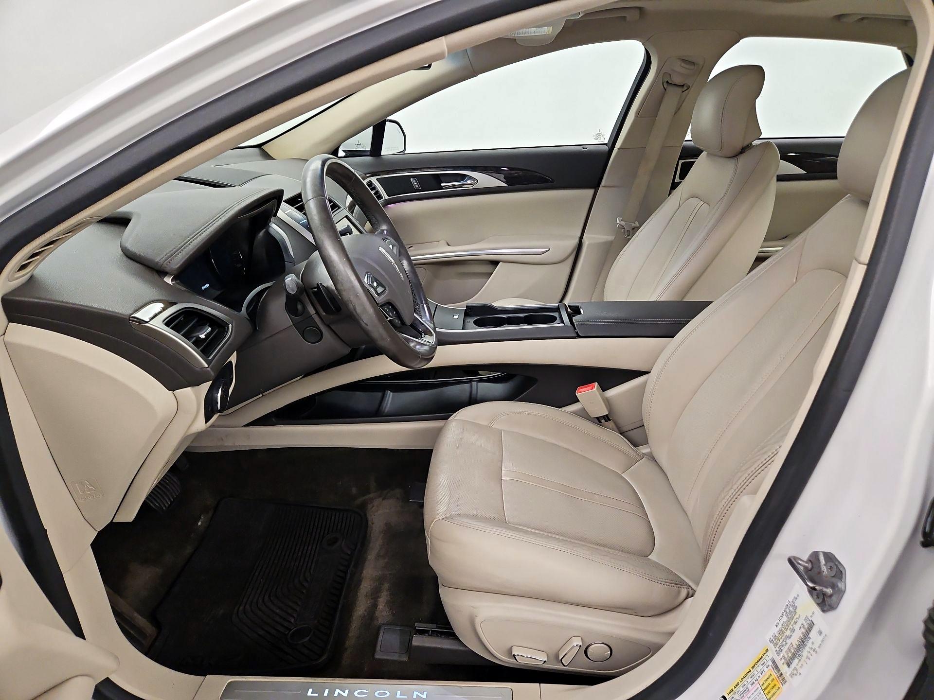 Thumbnail: 2016 Lincoln MKZ - 11
