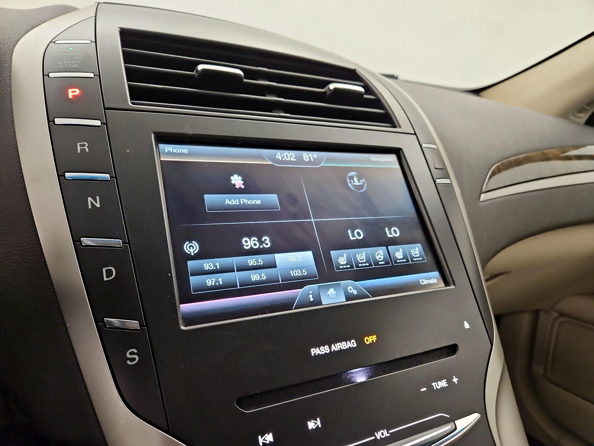 Thumbnail: 2016 Lincoln MKZ - 15