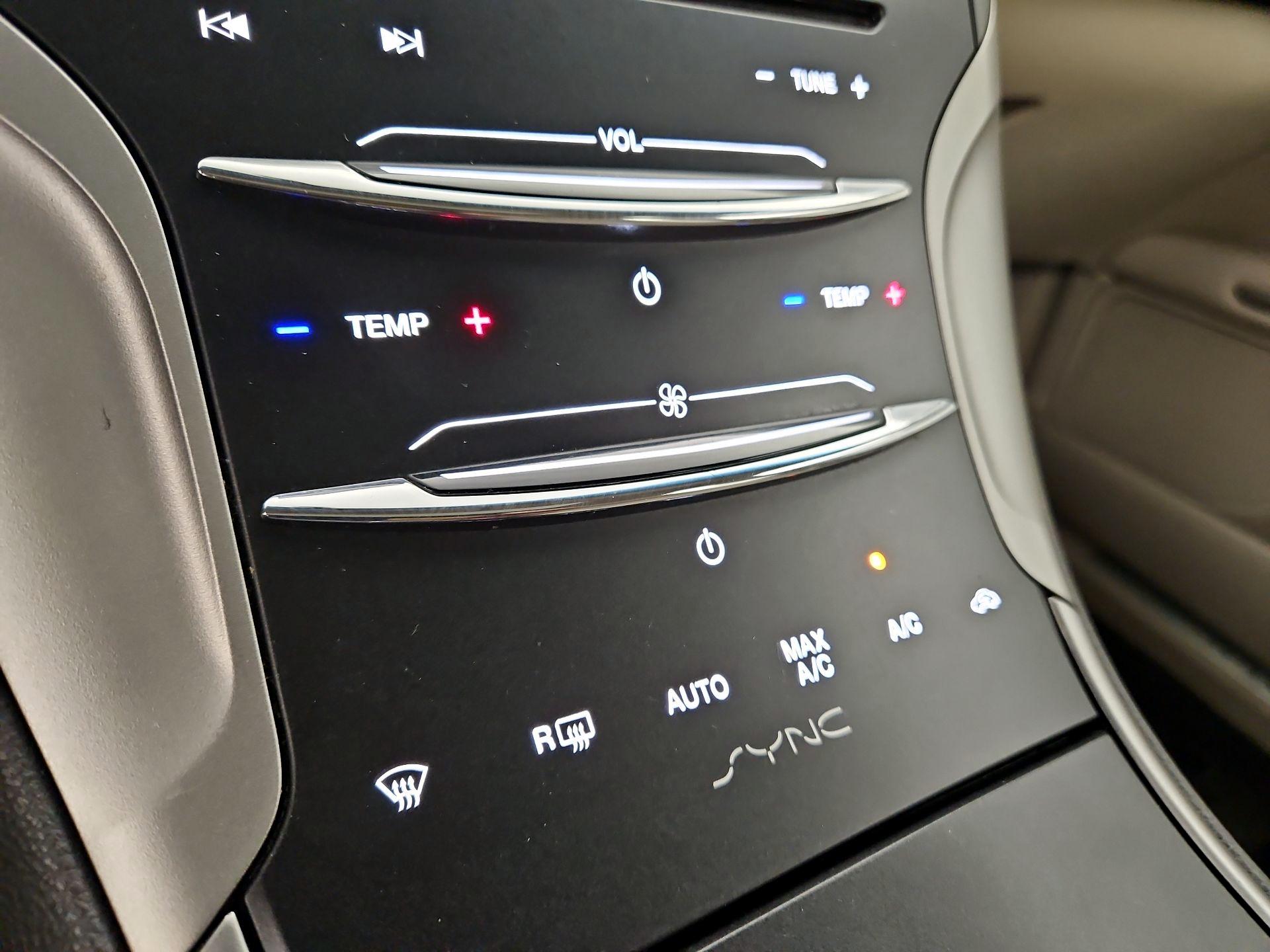 Thumbnail: 2016 Lincoln MKZ - 16