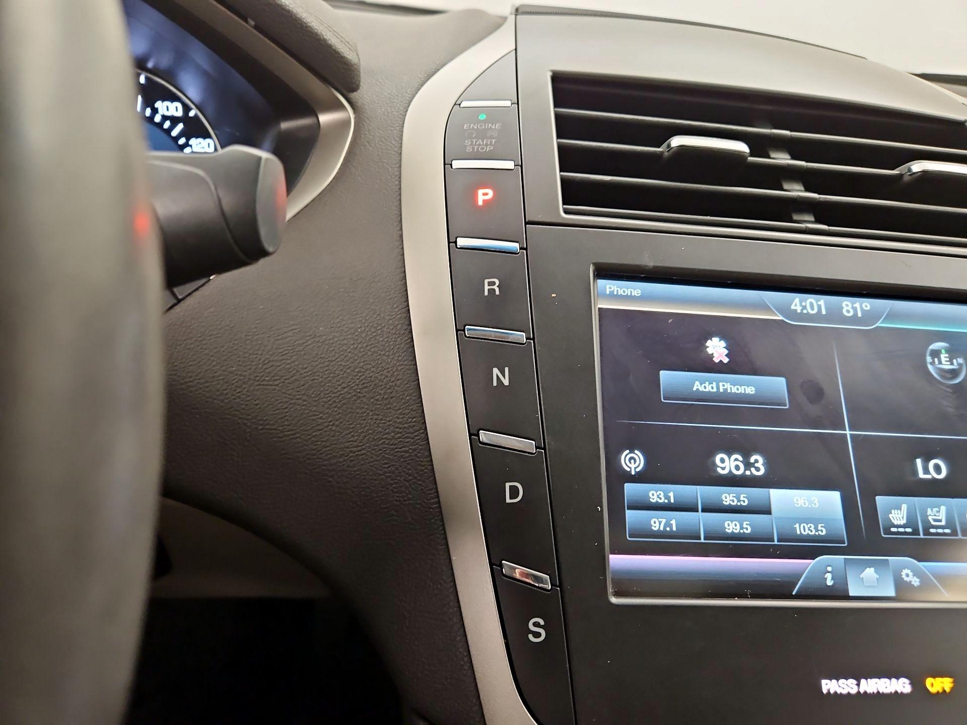 Thumbnail: 2016 Lincoln MKZ - 17