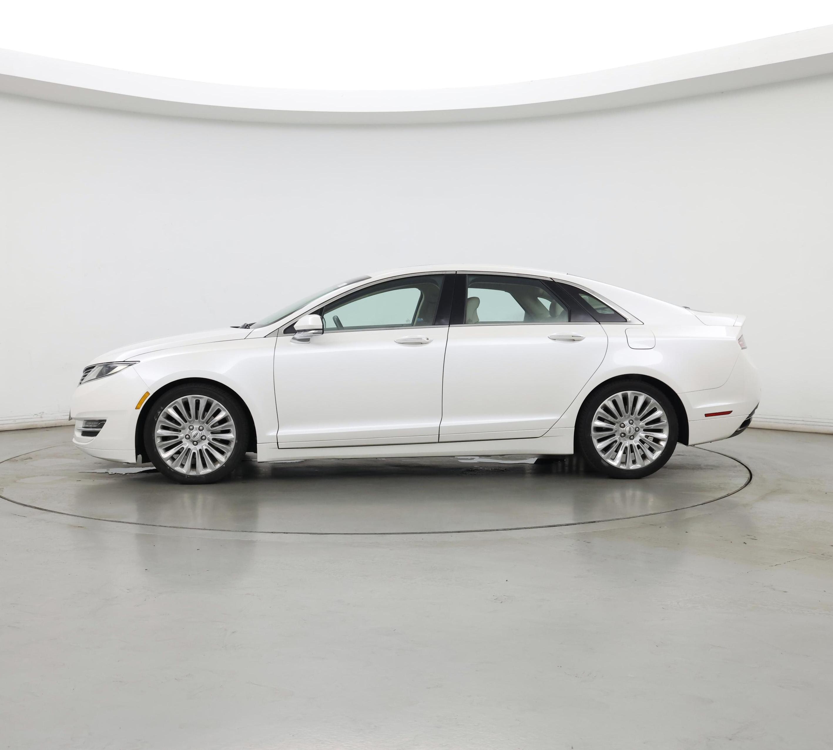 Thumbnail: 2016 Lincoln MKZ - 3