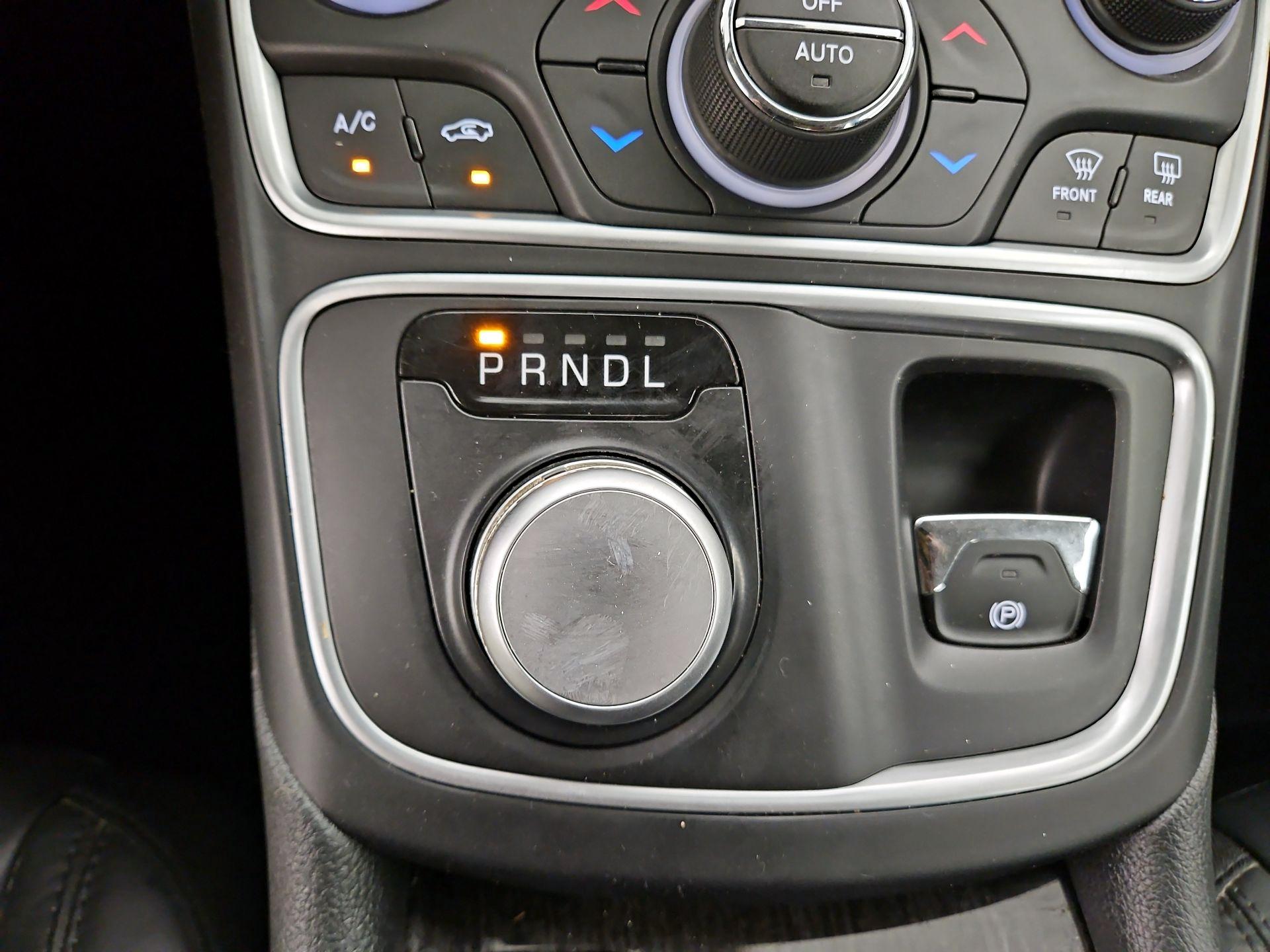 Thumbnail: 2016 Chrysler 200 - 18