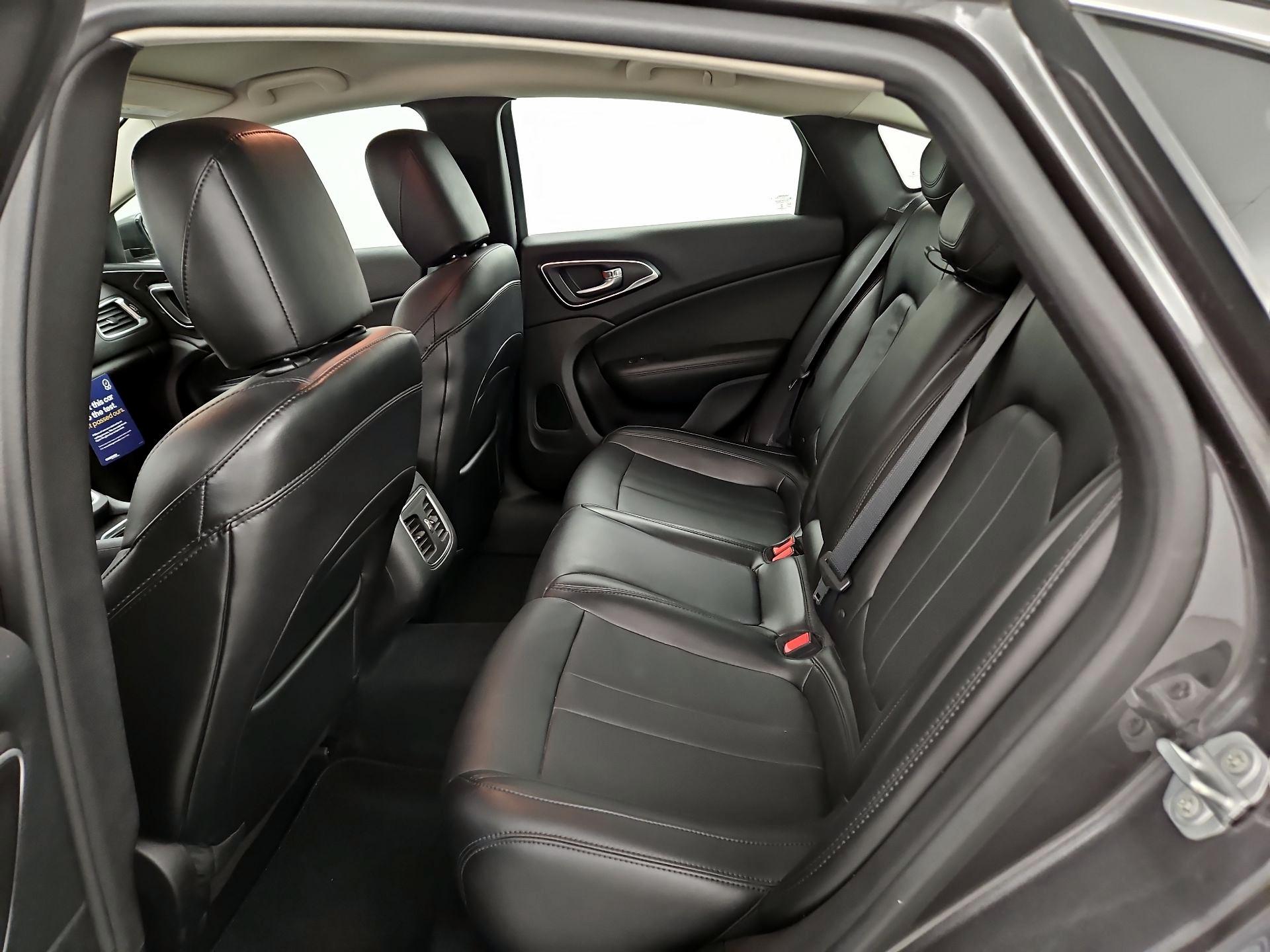 Thumbnail: 2016 Chrysler 200 - 19