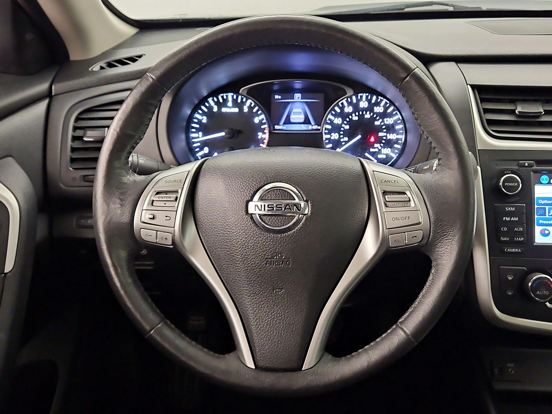 Thumbnail: 2016 Nissan Altima - 10