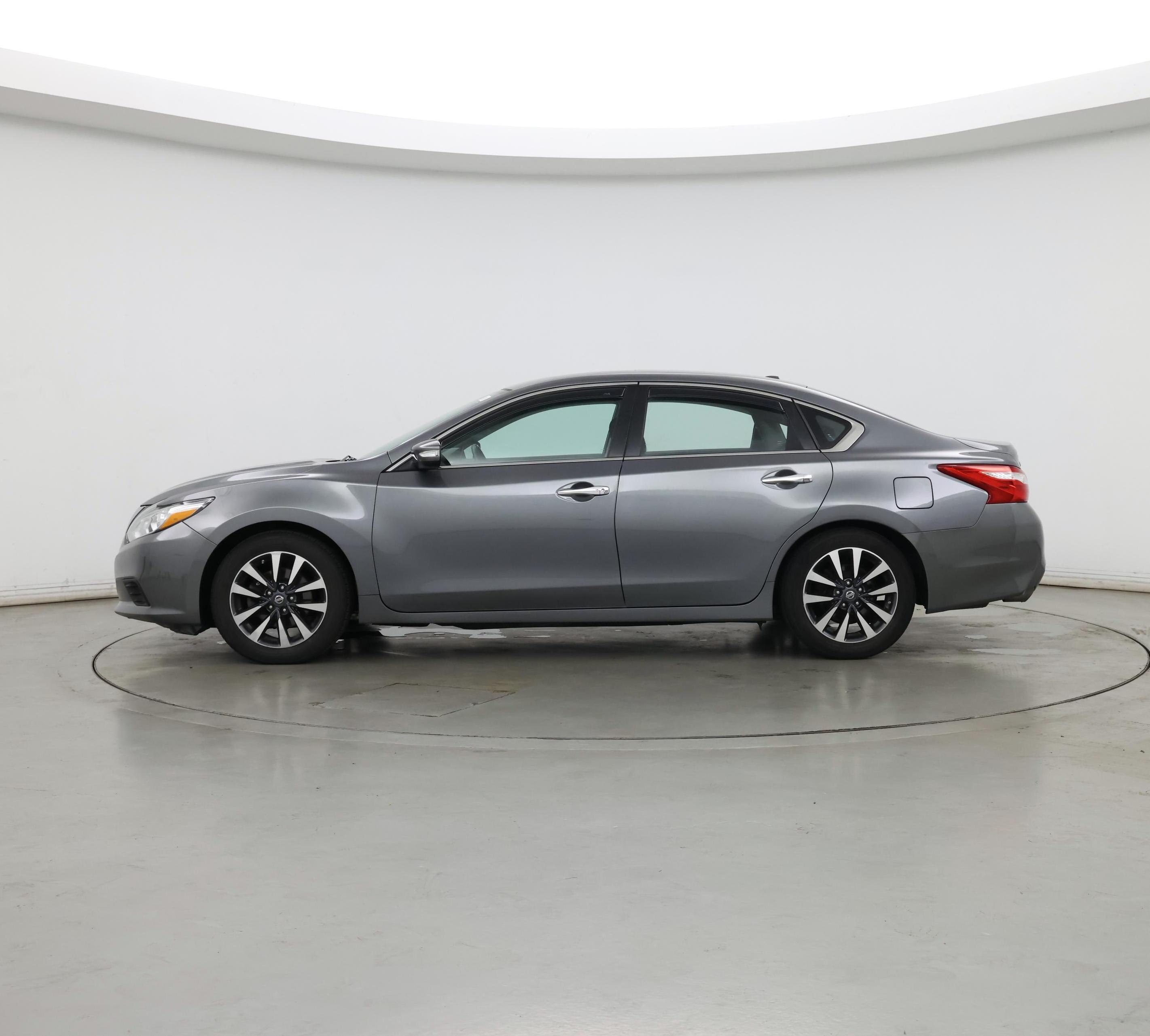 Thumbnail: 2016 Nissan Altima - 3