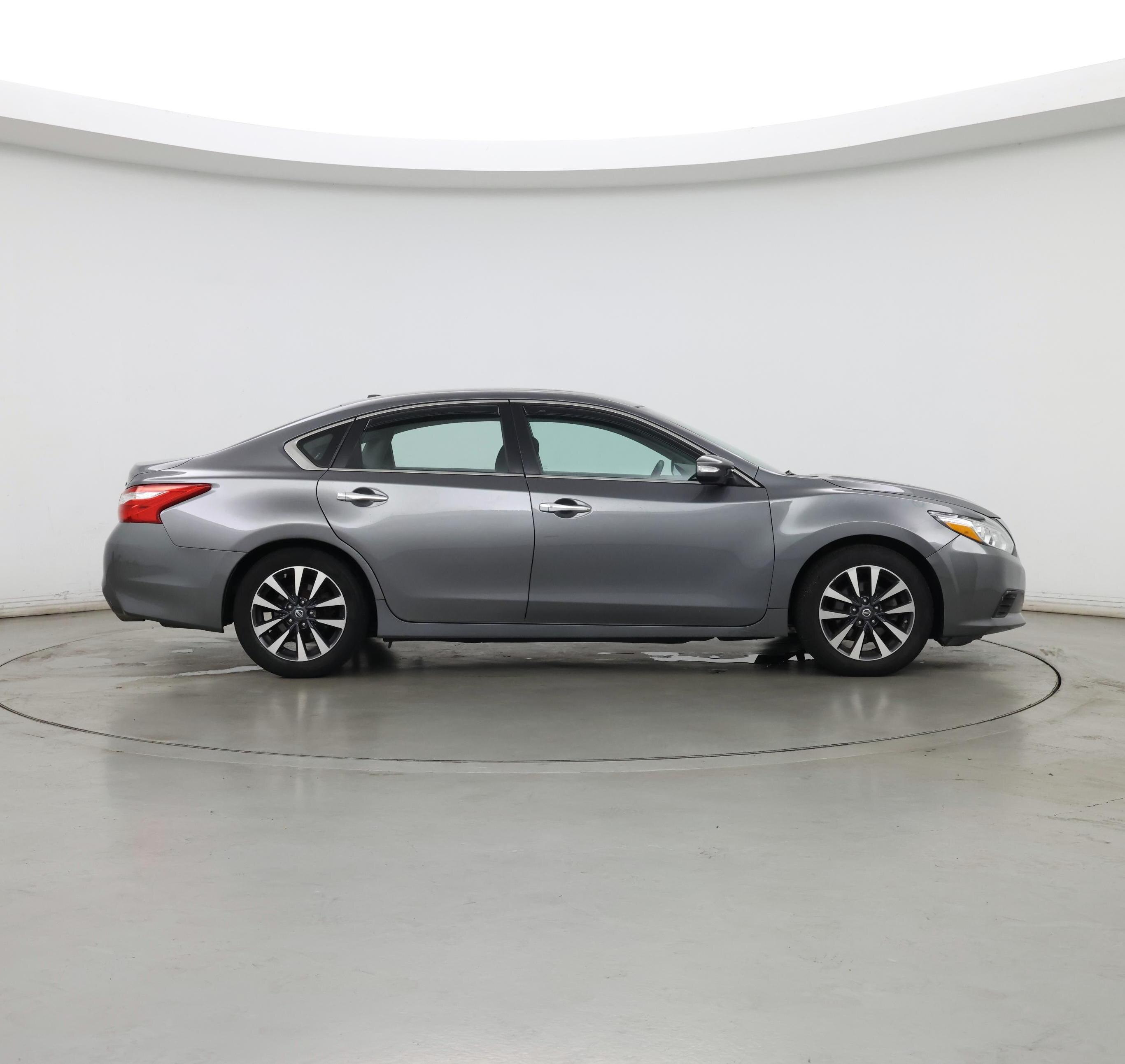 Thumbnail: 2016 Nissan Altima - 7
