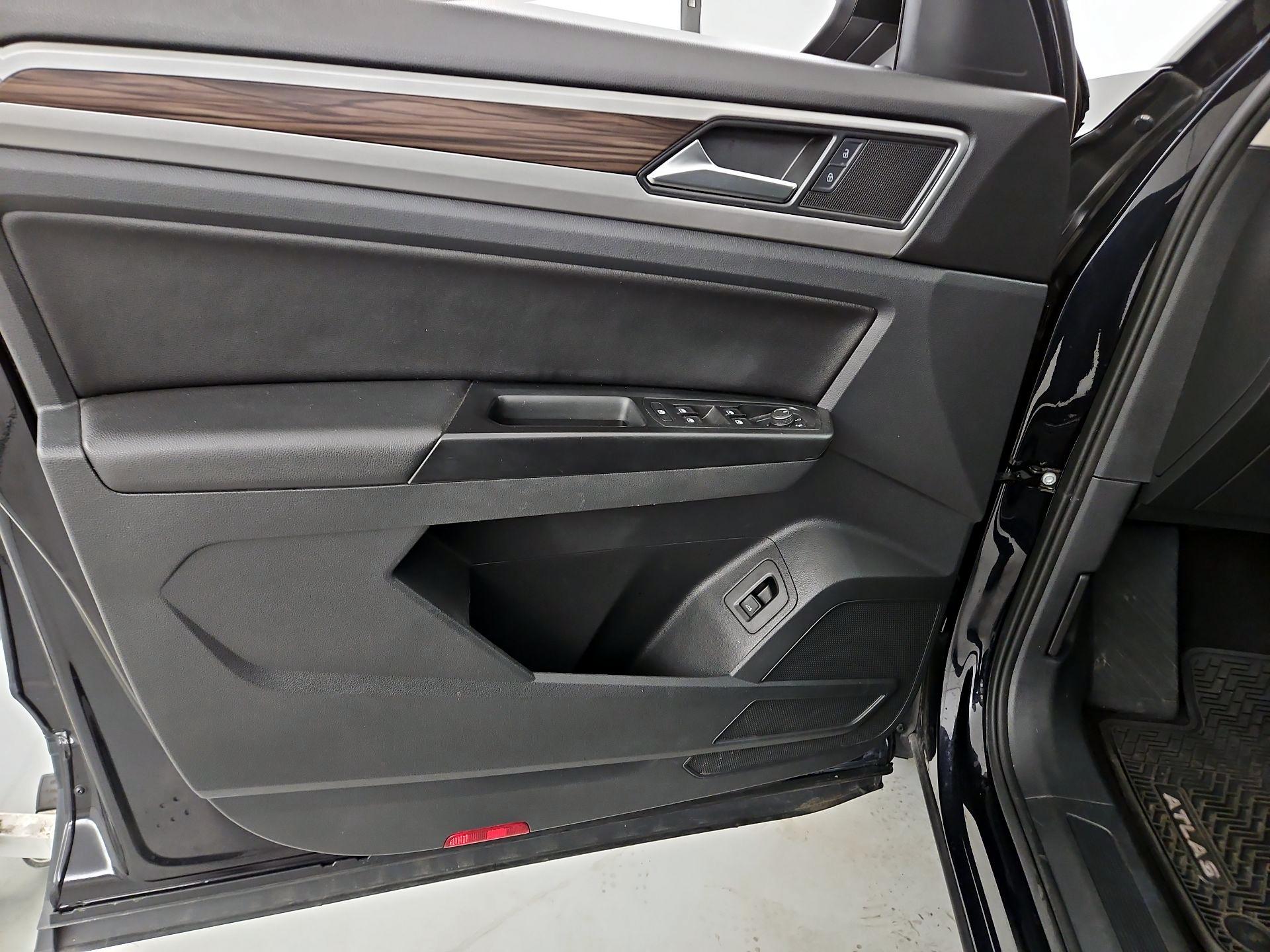 Thumbnail: 2021 Volkswagen Atlas - 12