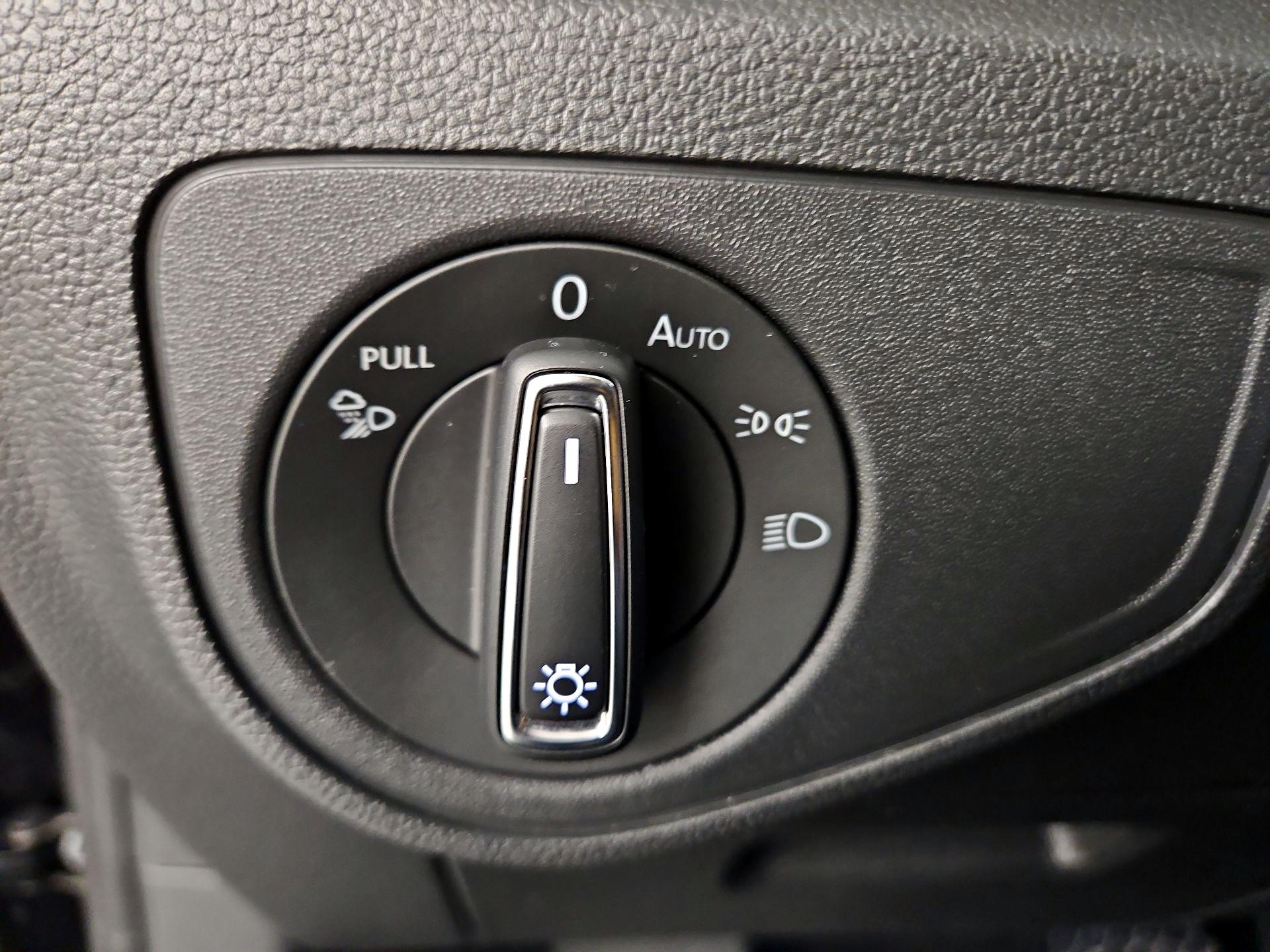 Thumbnail: 2021 Volkswagen Atlas - 13
