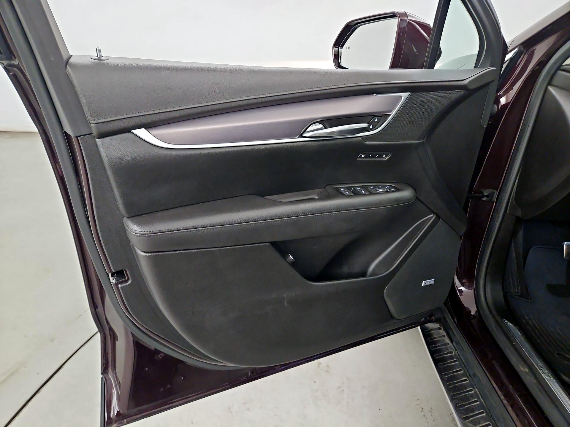 Thumbnail: 2018 Cadillac XT5 - 12