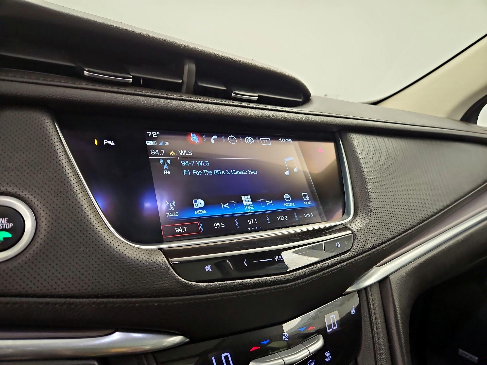 Thumbnail: 2018 Cadillac XT5 - 16