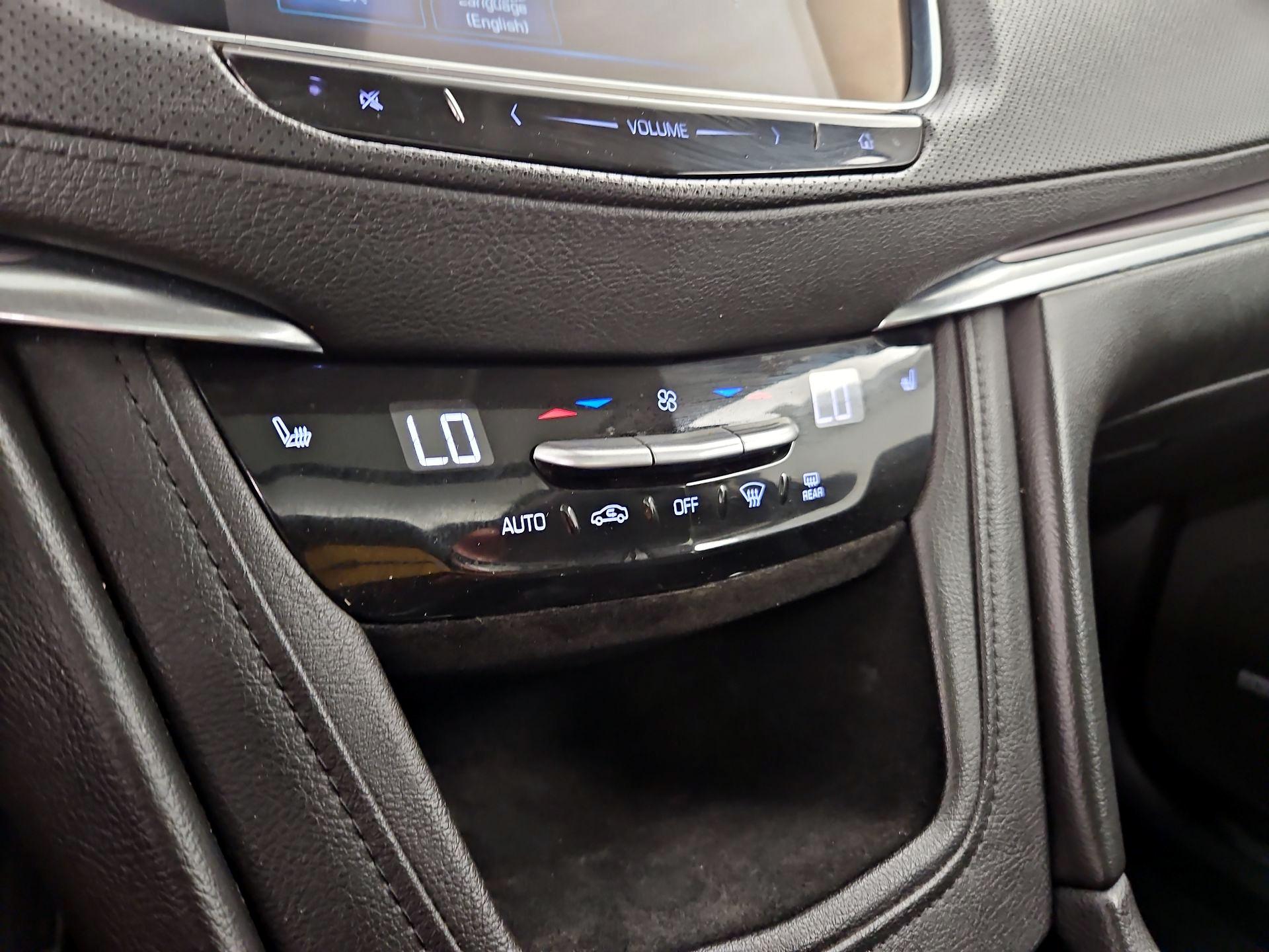 Thumbnail: 2018 Cadillac XT5 - 17