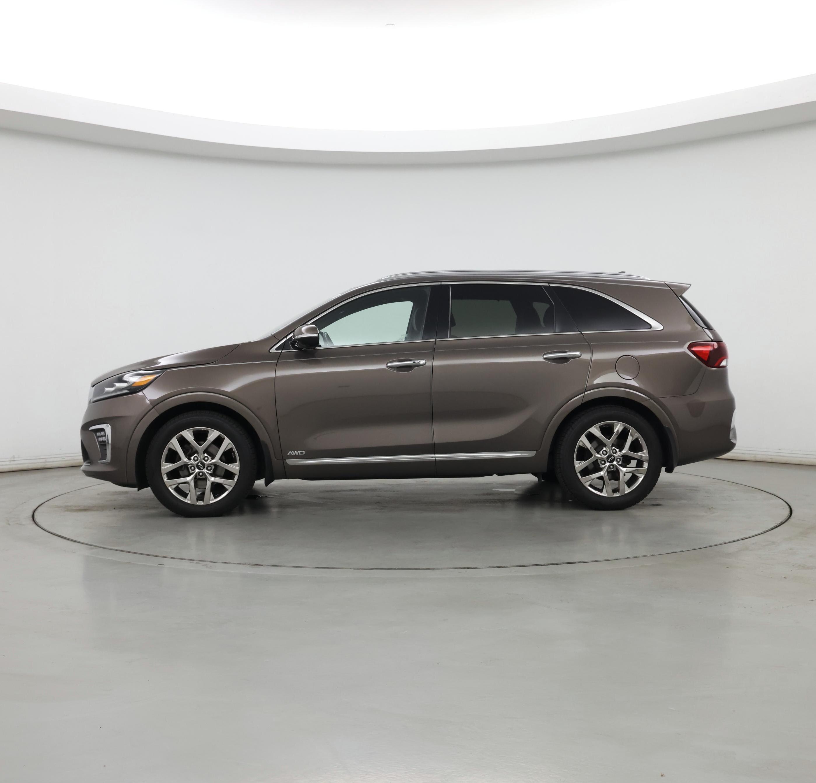Thumbnail: 2019 Kia Sorento - 3