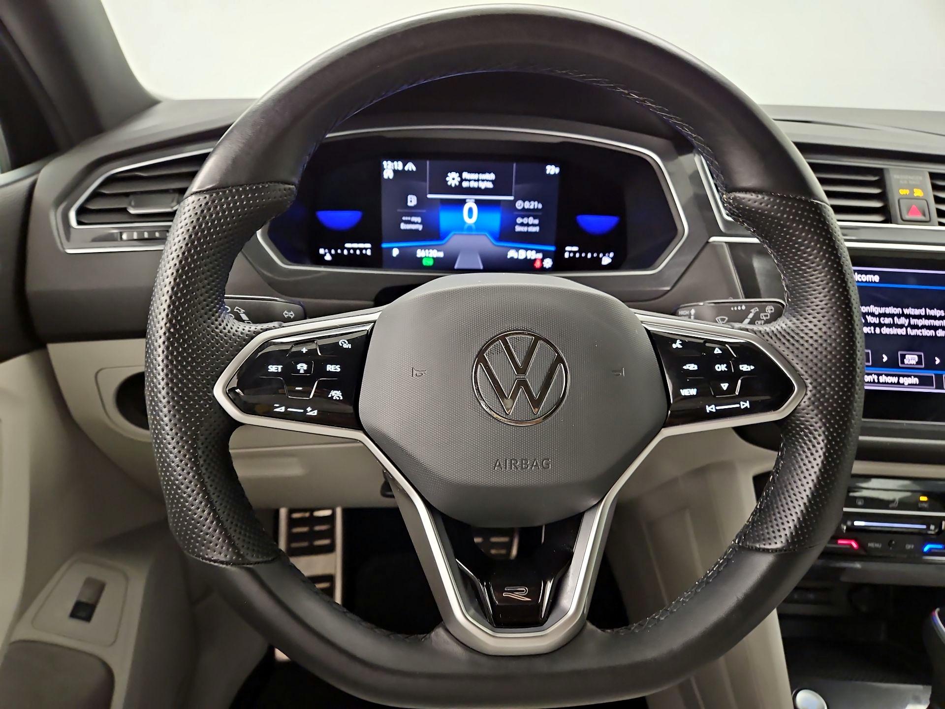 Thumbnail: 2022 Volkswagen Tiguan - 10