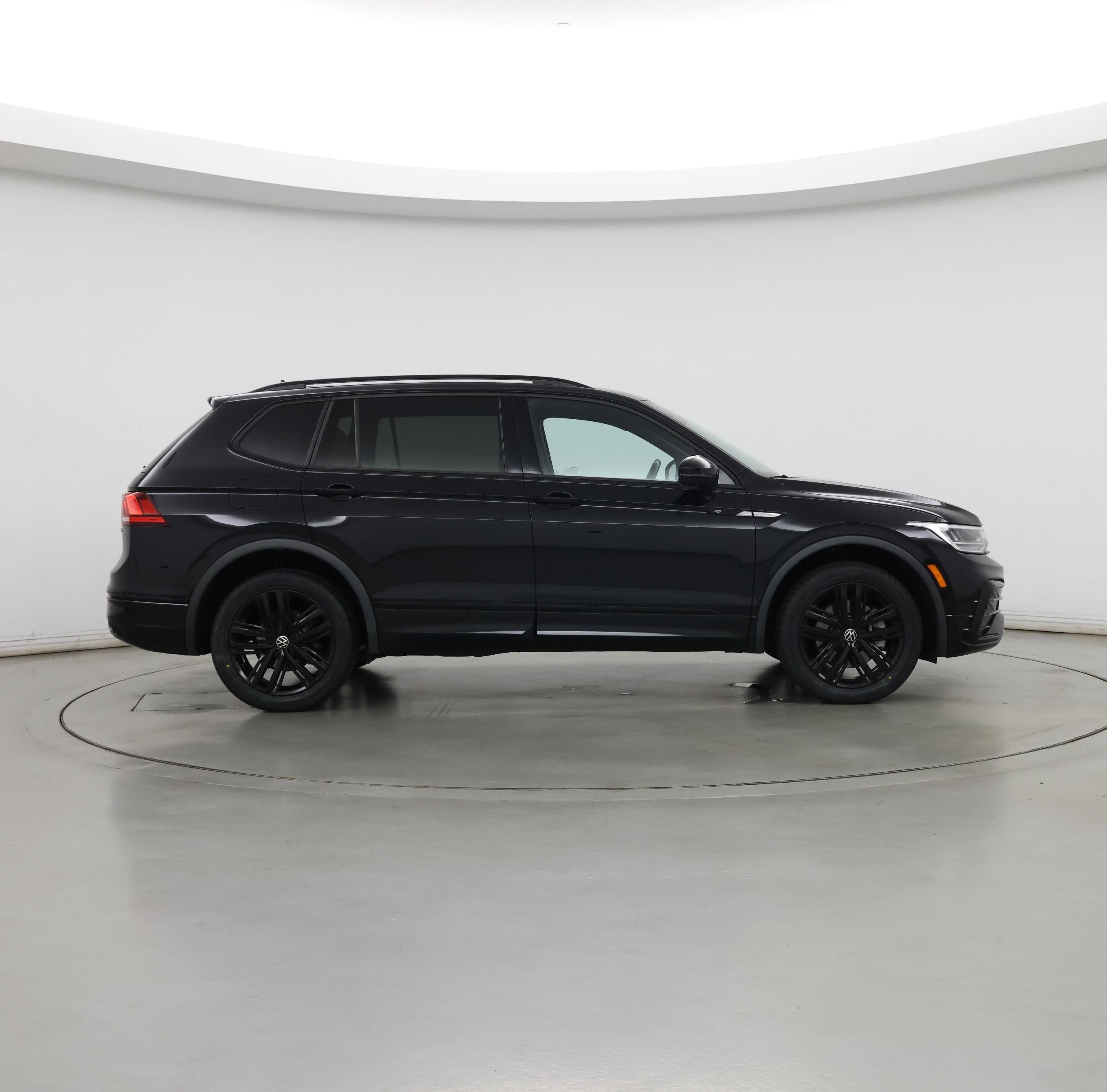 Thumbnail: 2022 Volkswagen Tiguan - 7