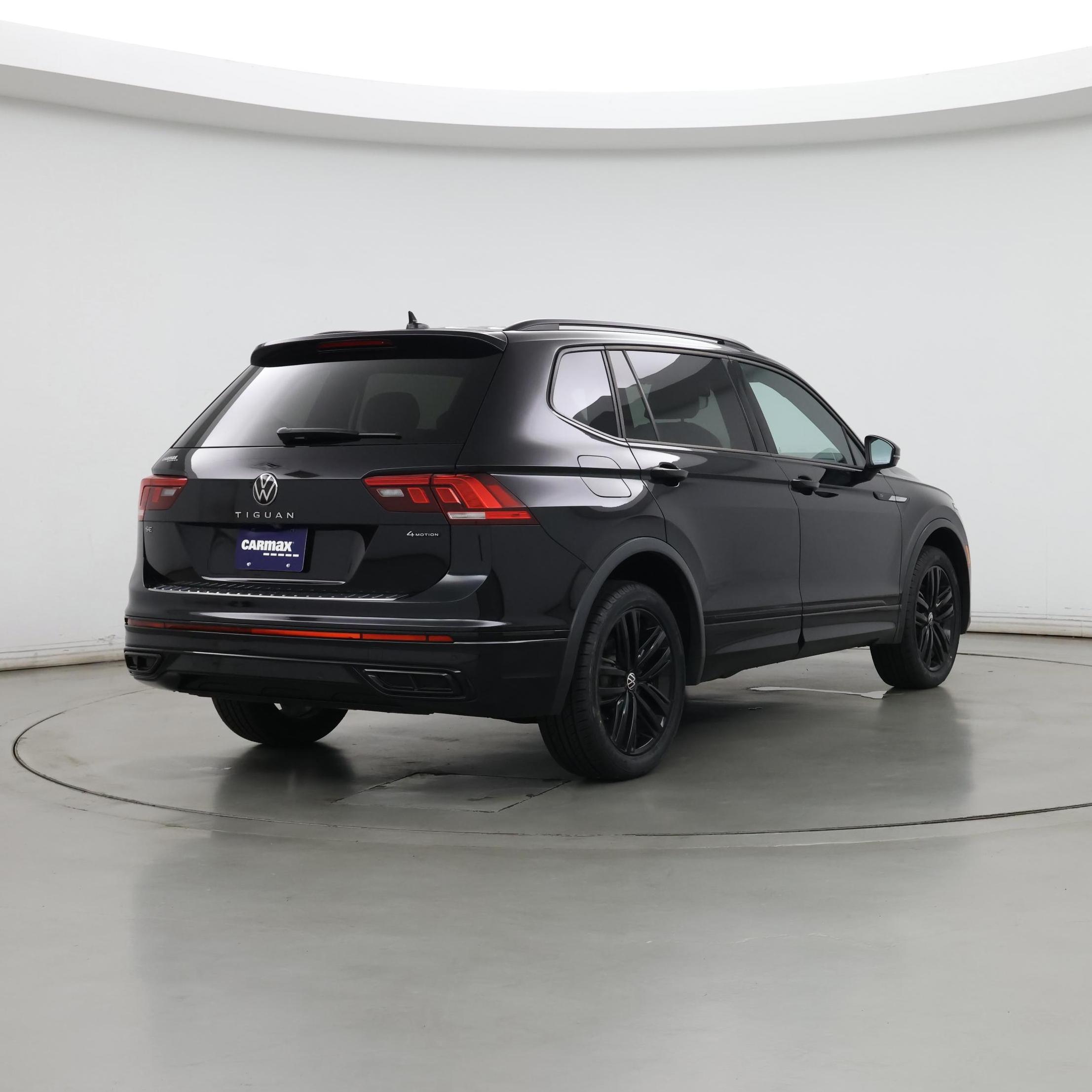 Thumbnail: 2022 Volkswagen Tiguan - 8