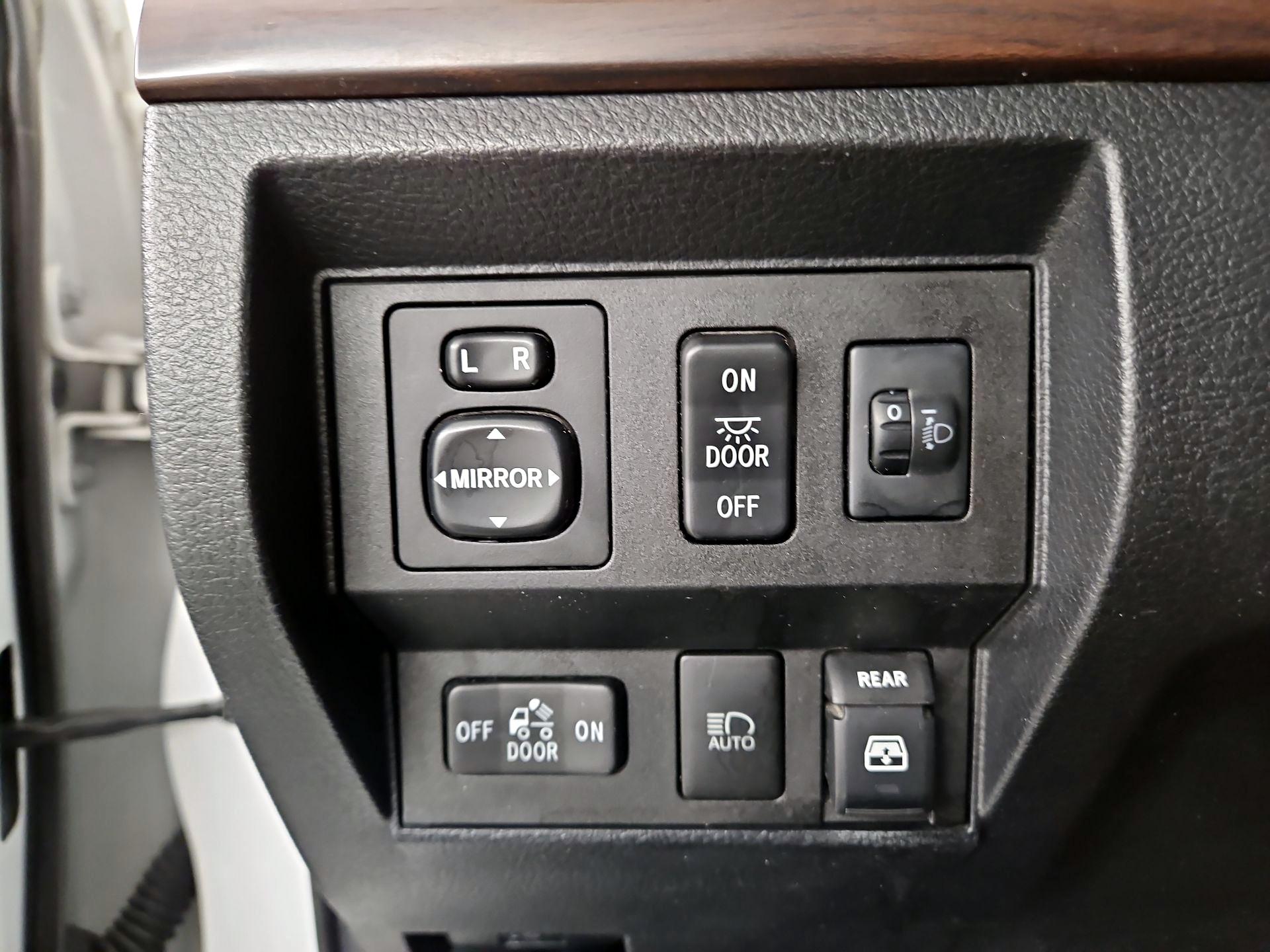 Thumbnail: 2018 Toyota Tundra - 13