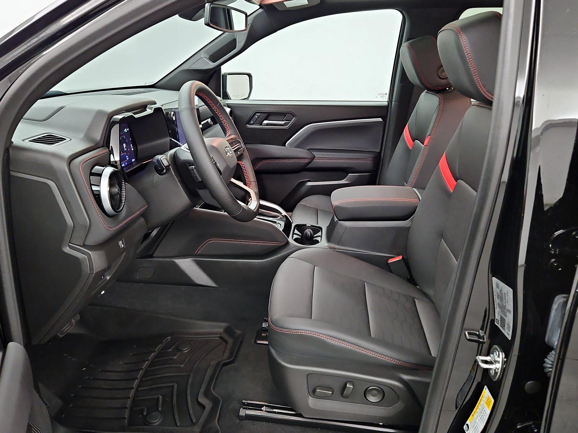 Thumbnail: 2024 Chevrolet Colorado - 11