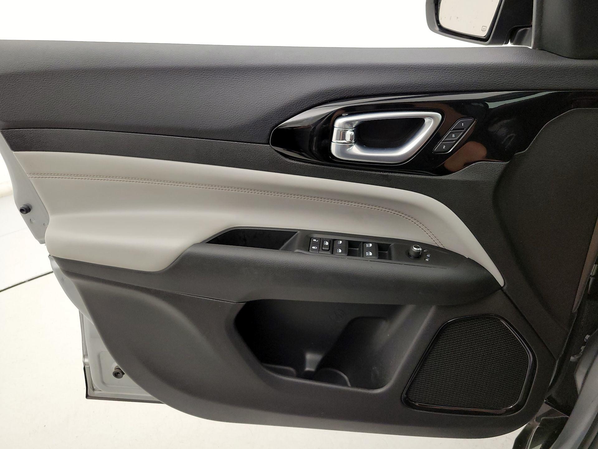 Thumbnail: 2022 Jeep Compass - 12