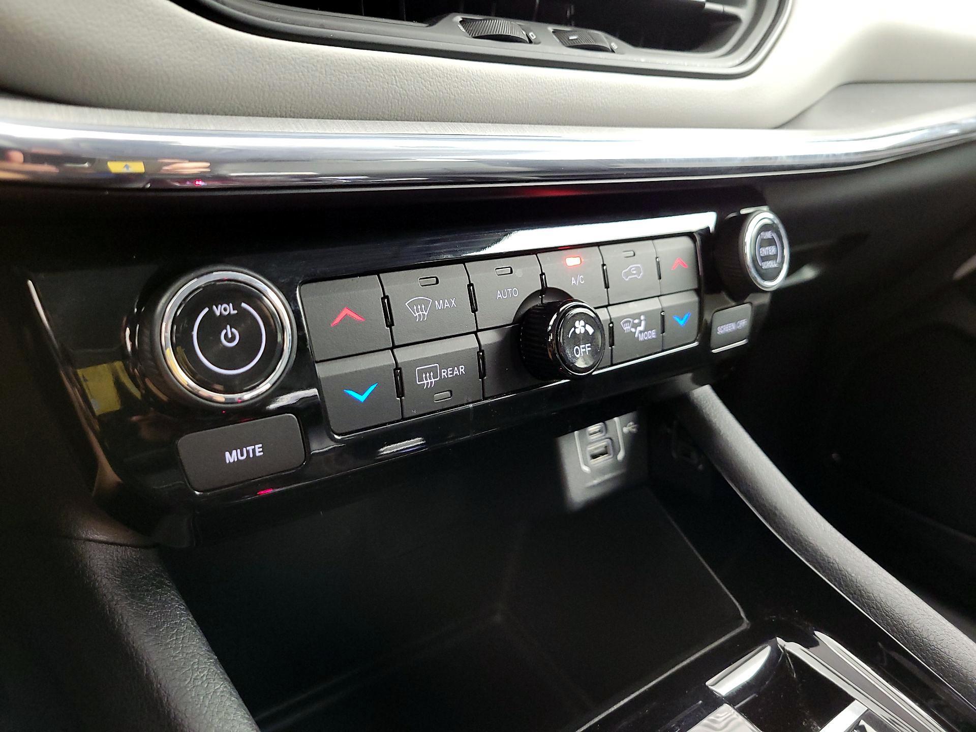 Thumbnail: 2022 Jeep Compass - 17