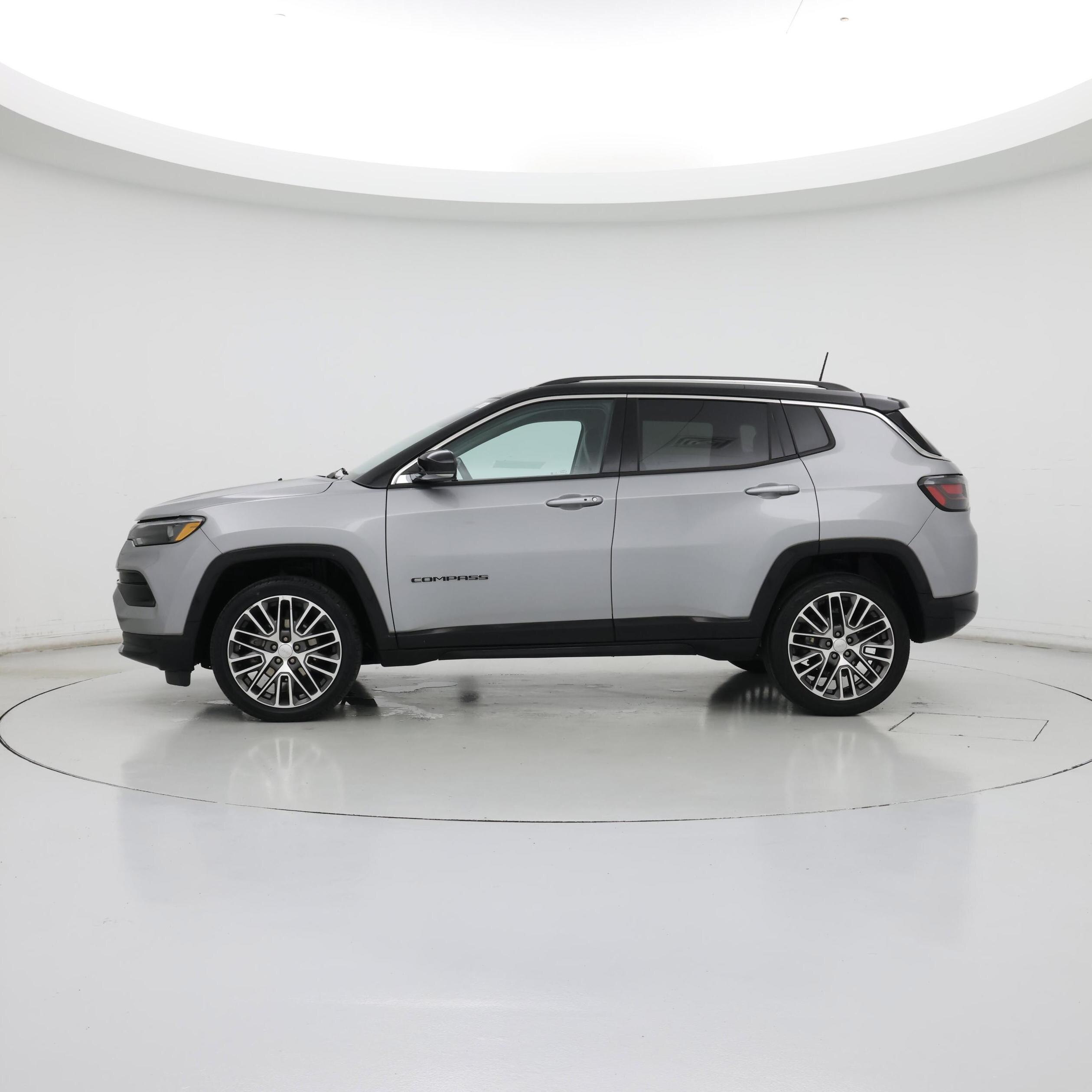 Thumbnail: 2022 Jeep Compass - 3