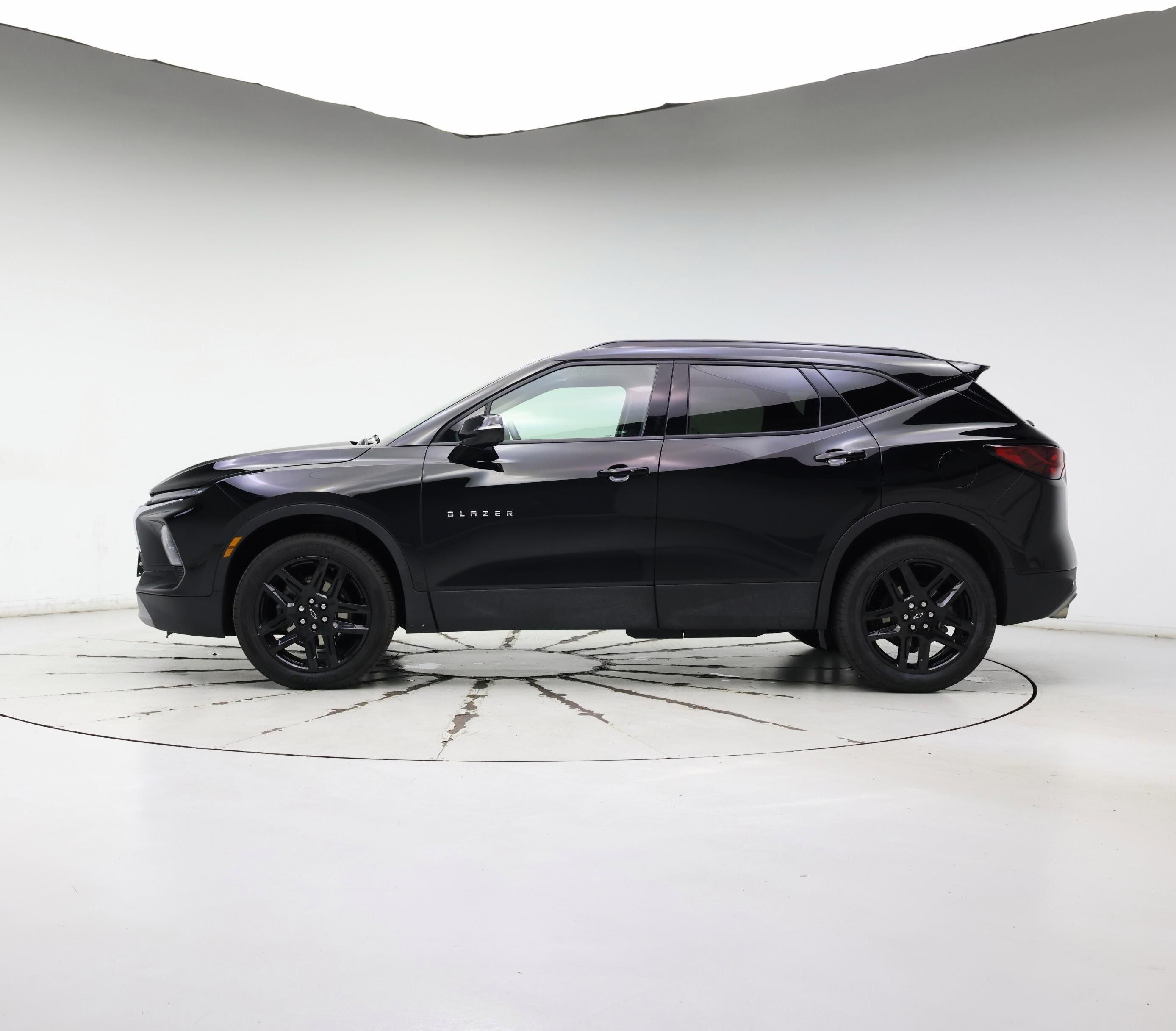 Thumbnail: 2023 Chevrolet Blazer - 3