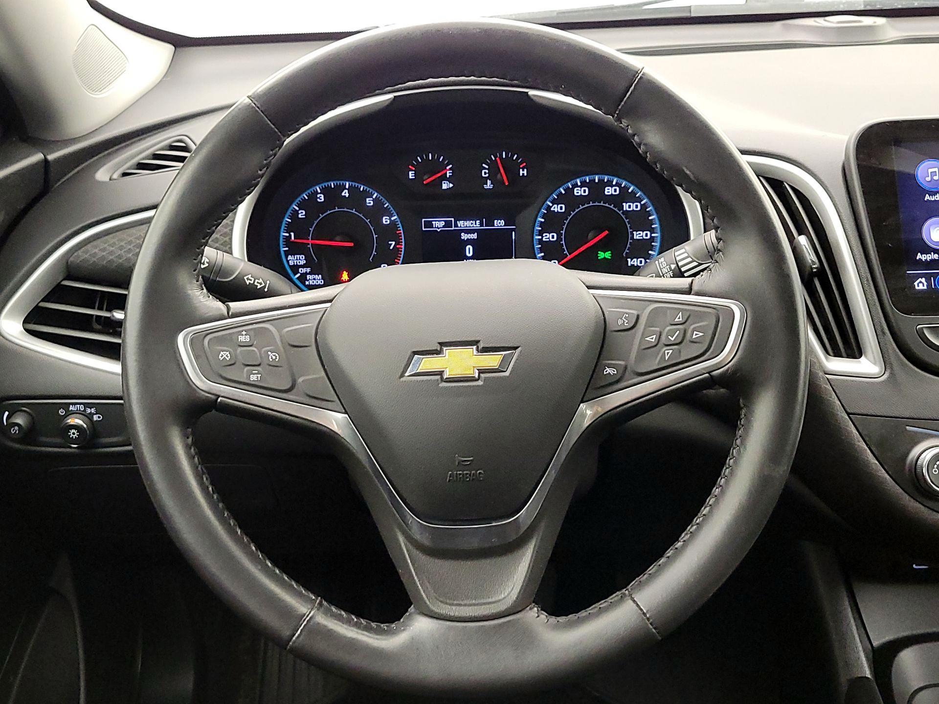 Thumbnail: 2022 Chevrolet Malibu - 10