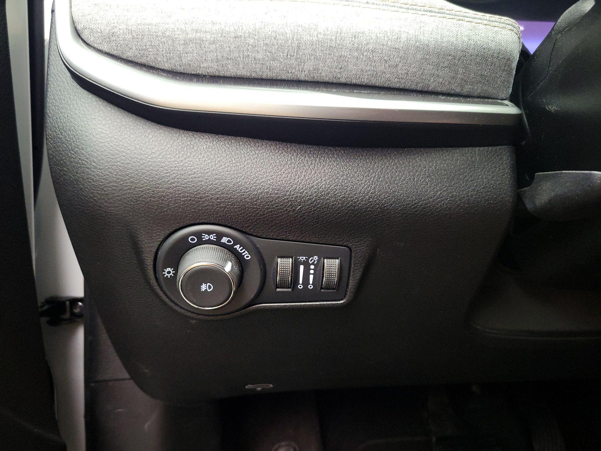 Thumbnail: 2022 Jeep Compass - 13