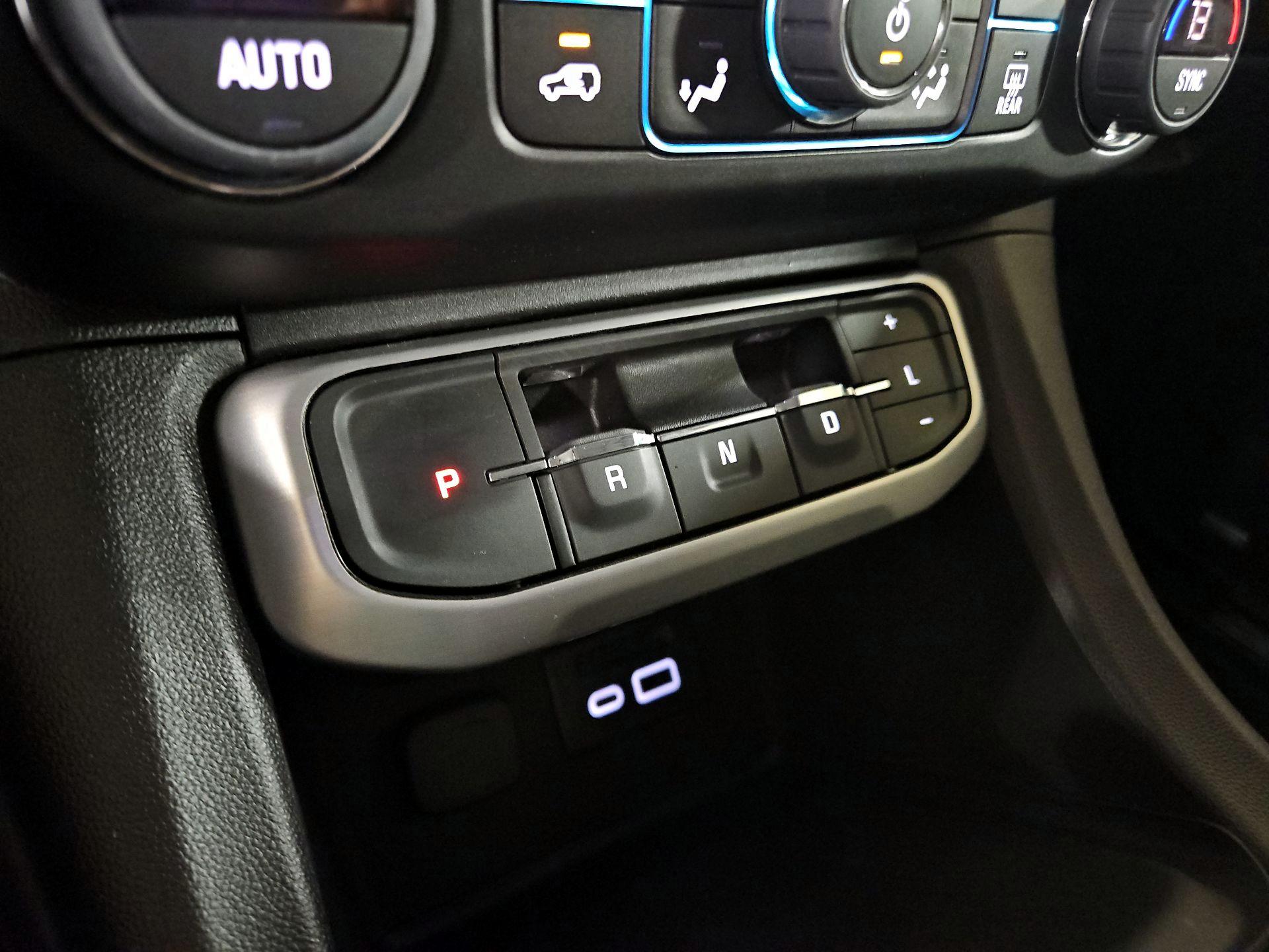 Thumbnail: 2023 GMC Acadia - 18