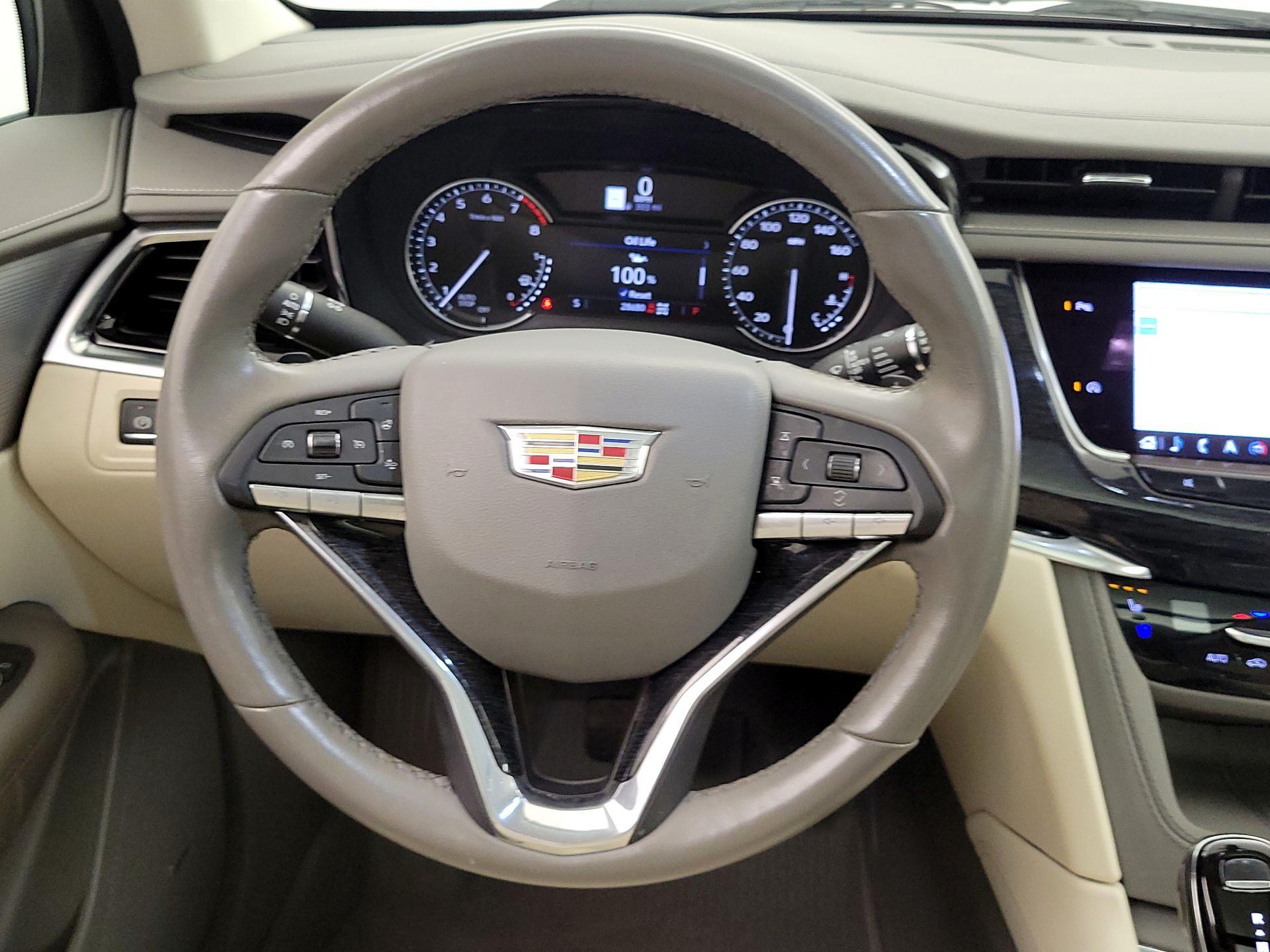 Thumbnail: 2023 Cadillac XT6 - 10