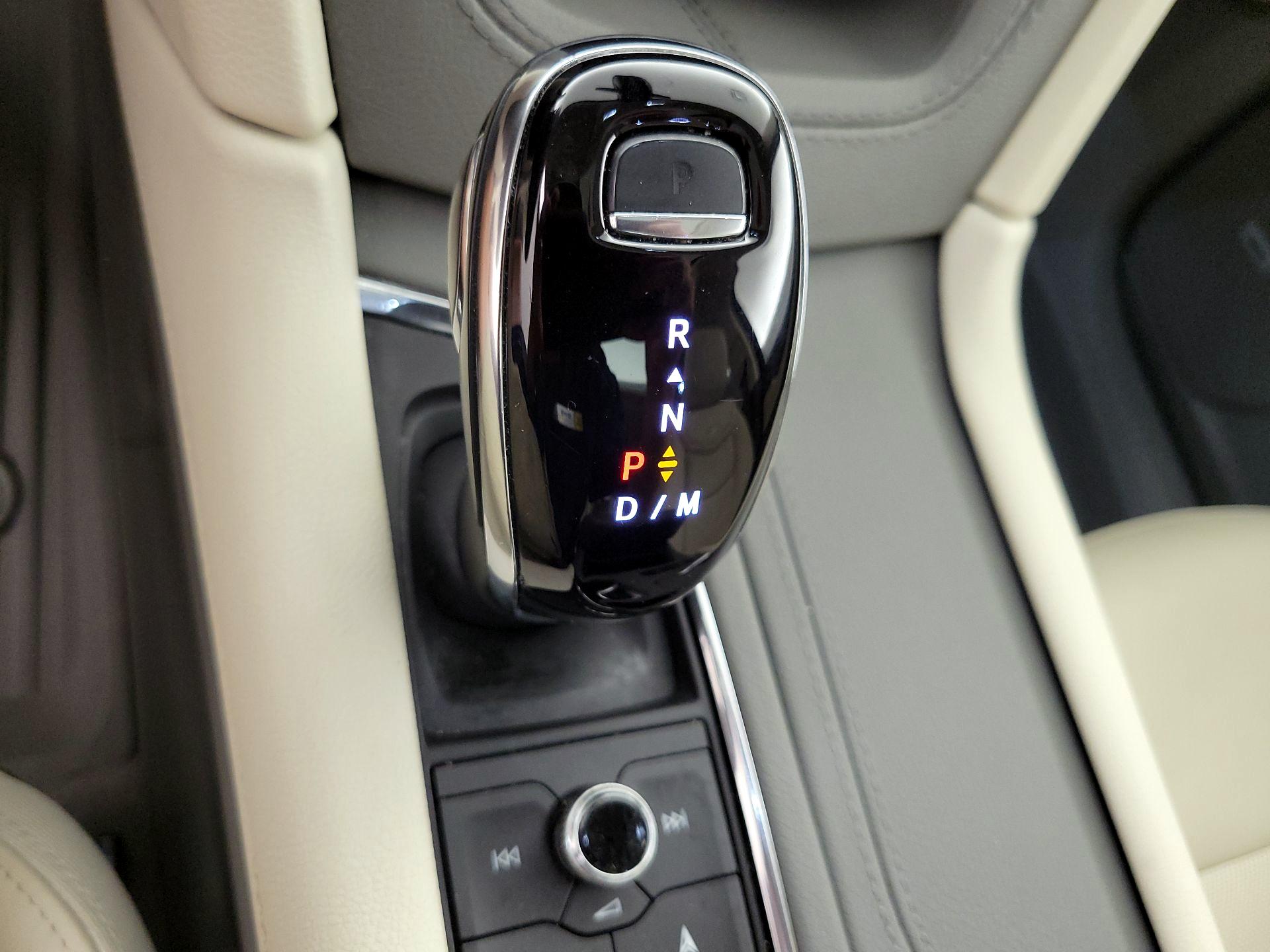 Thumbnail: 2023 Cadillac XT6 - 18
