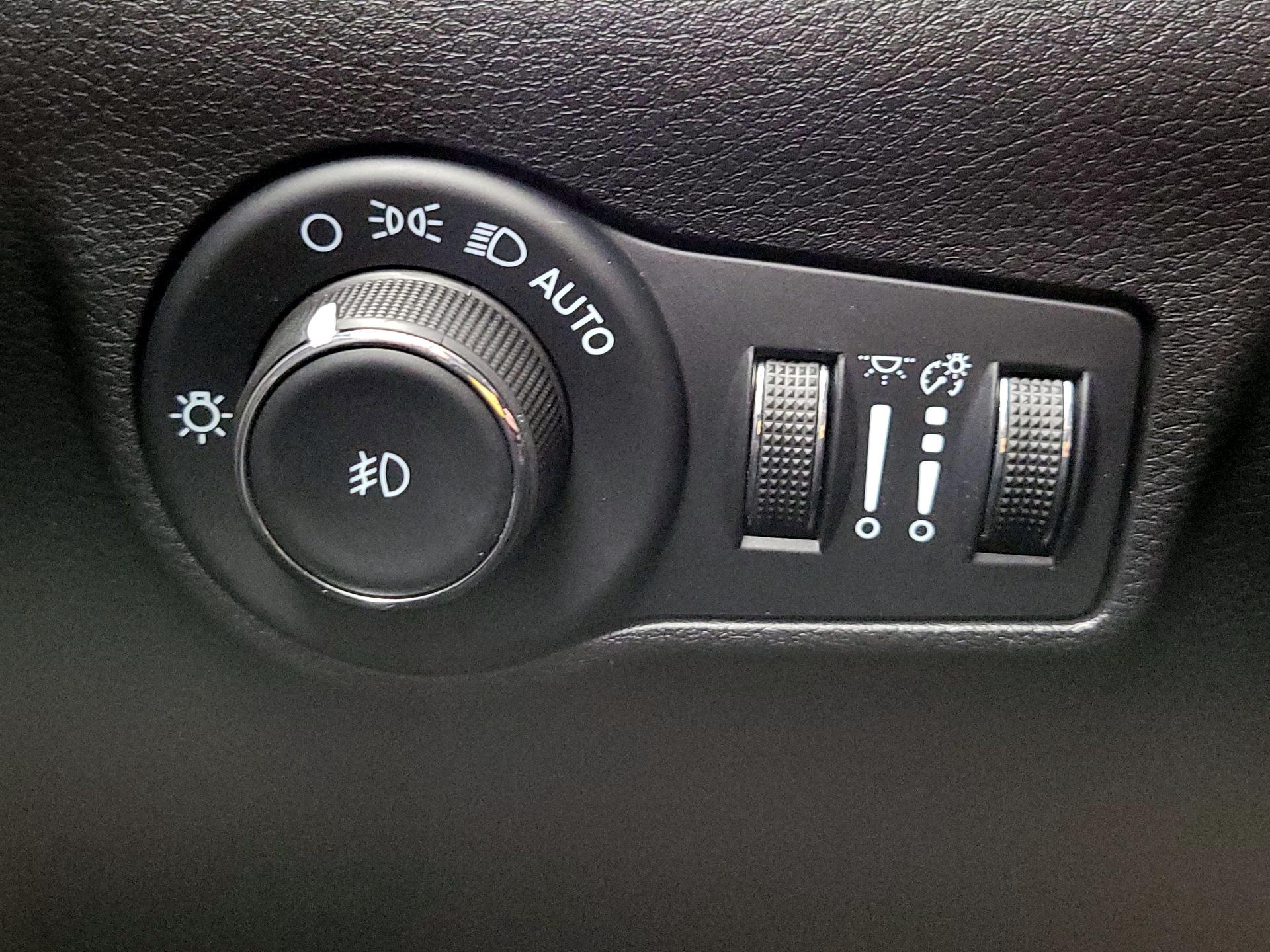 Thumbnail: 2022 Jeep Compass - 13