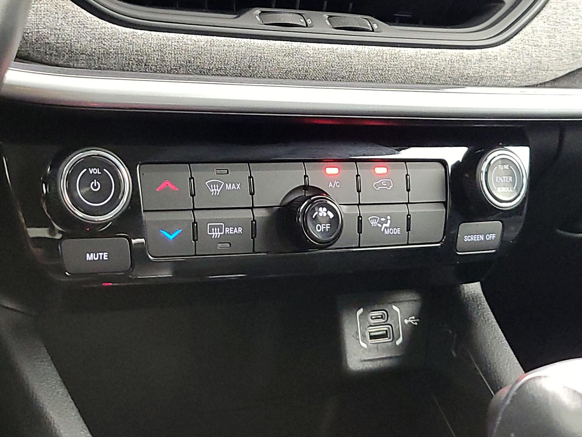 Thumbnail: 2022 Jeep Compass - 16