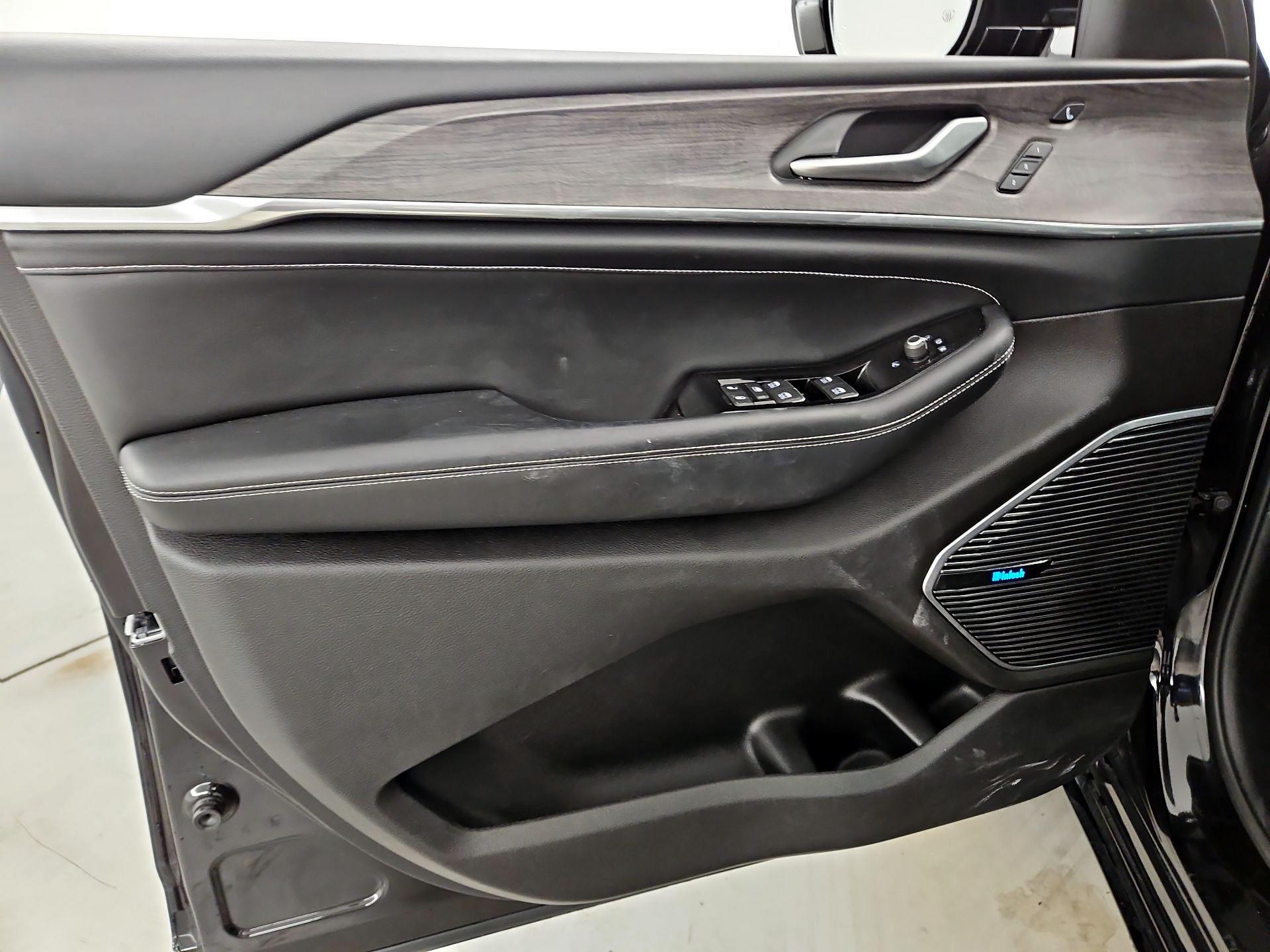 Thumbnail: 2022 Jeep Grand Cherokee L - 12