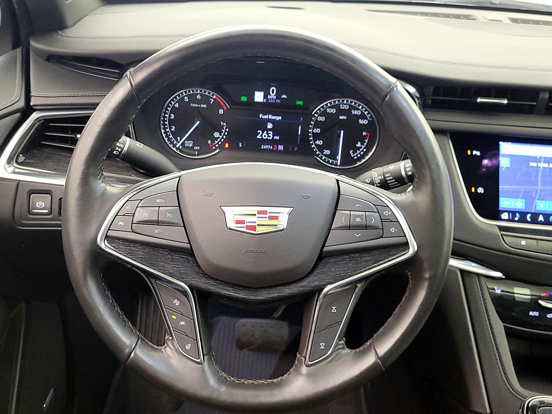 Thumbnail: 2023 Cadillac XT5 - 10