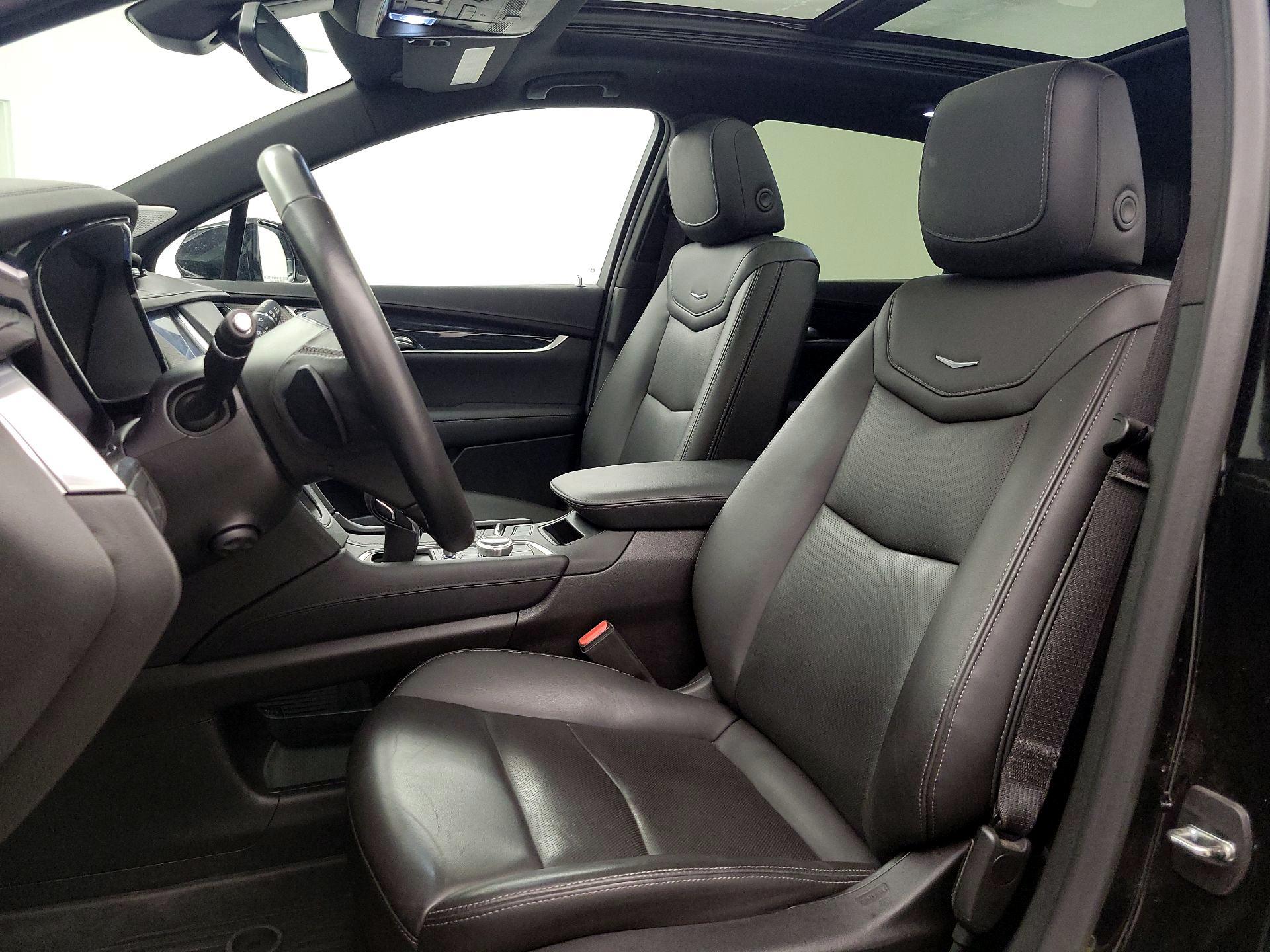 Thumbnail: 2023 Cadillac XT5 - 11