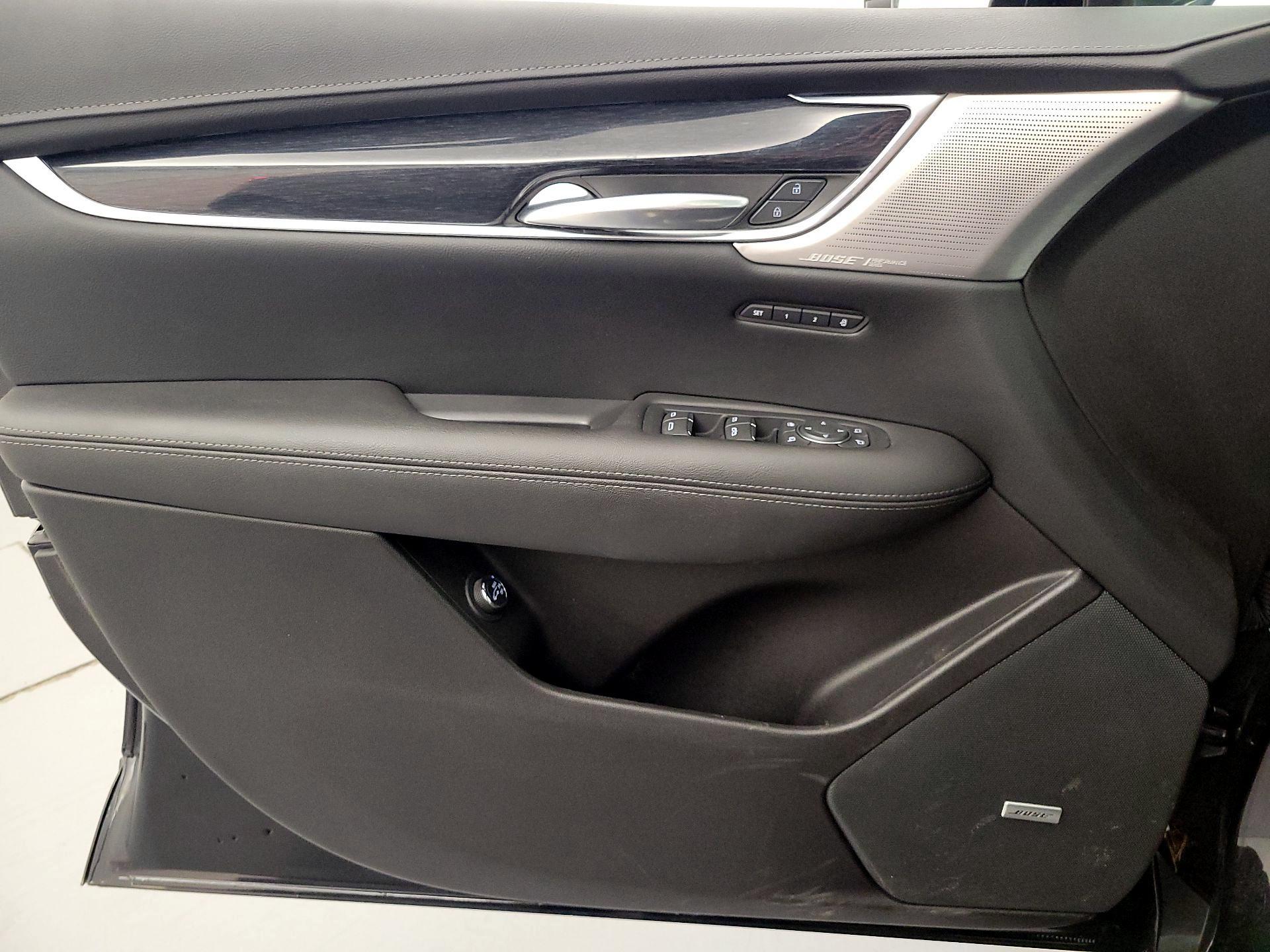 Thumbnail: 2023 Cadillac XT5 - 12