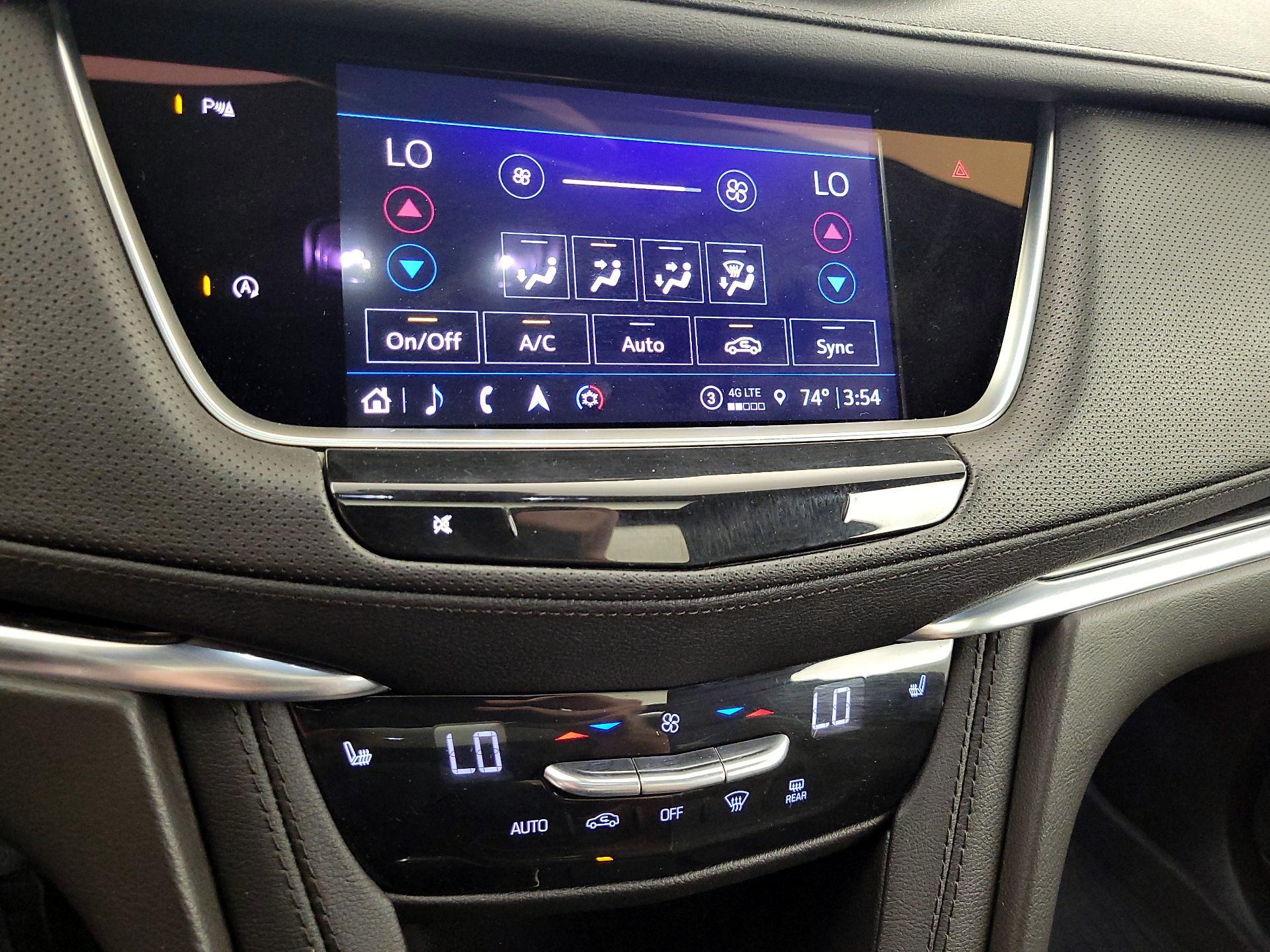 Thumbnail: 2023 Cadillac XT5 - 17